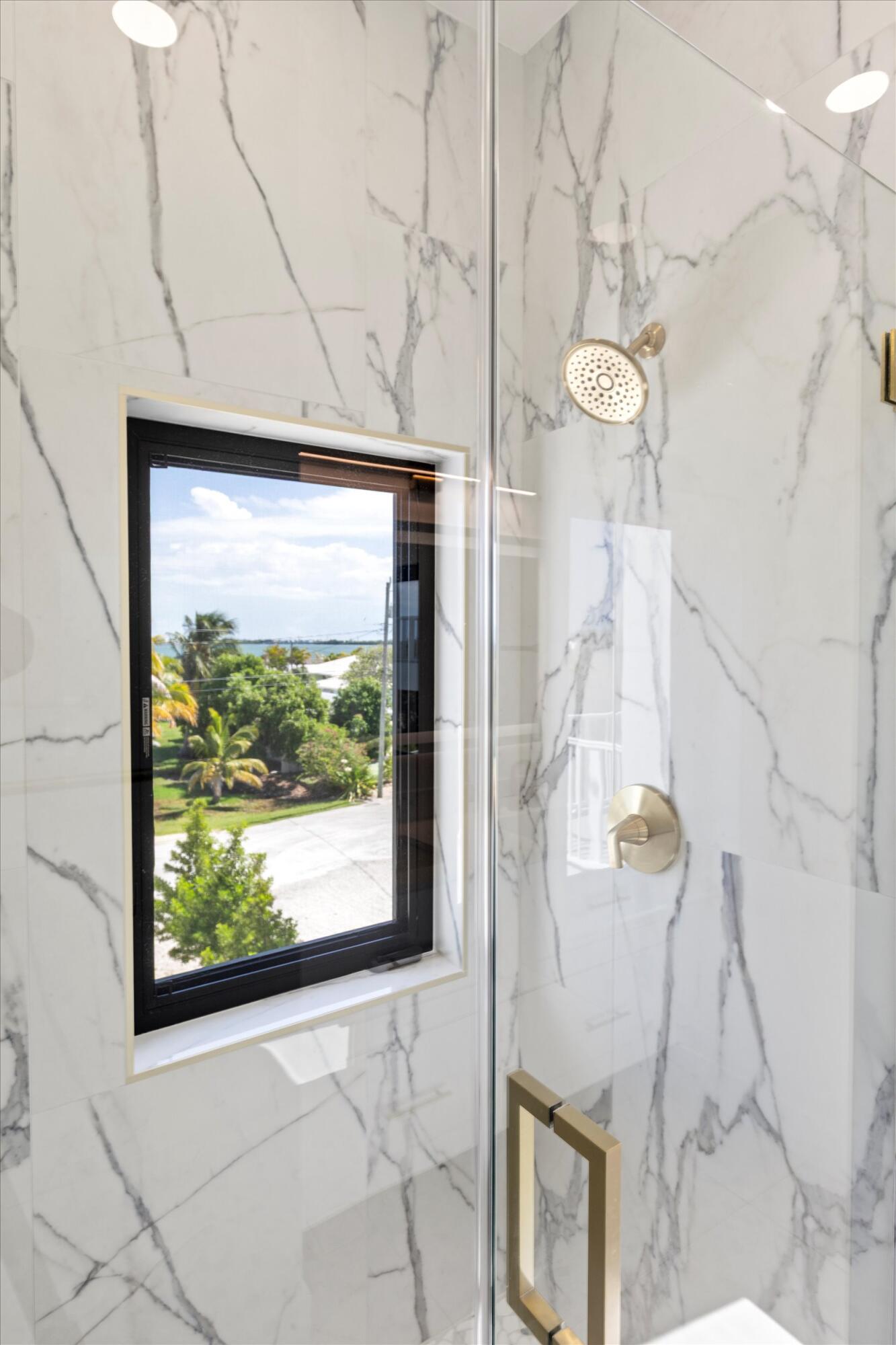 620 Barry Avenue Property Photo 28