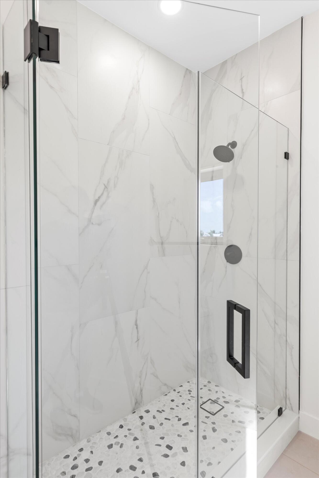 620 Barry Avenue Property Photo 33