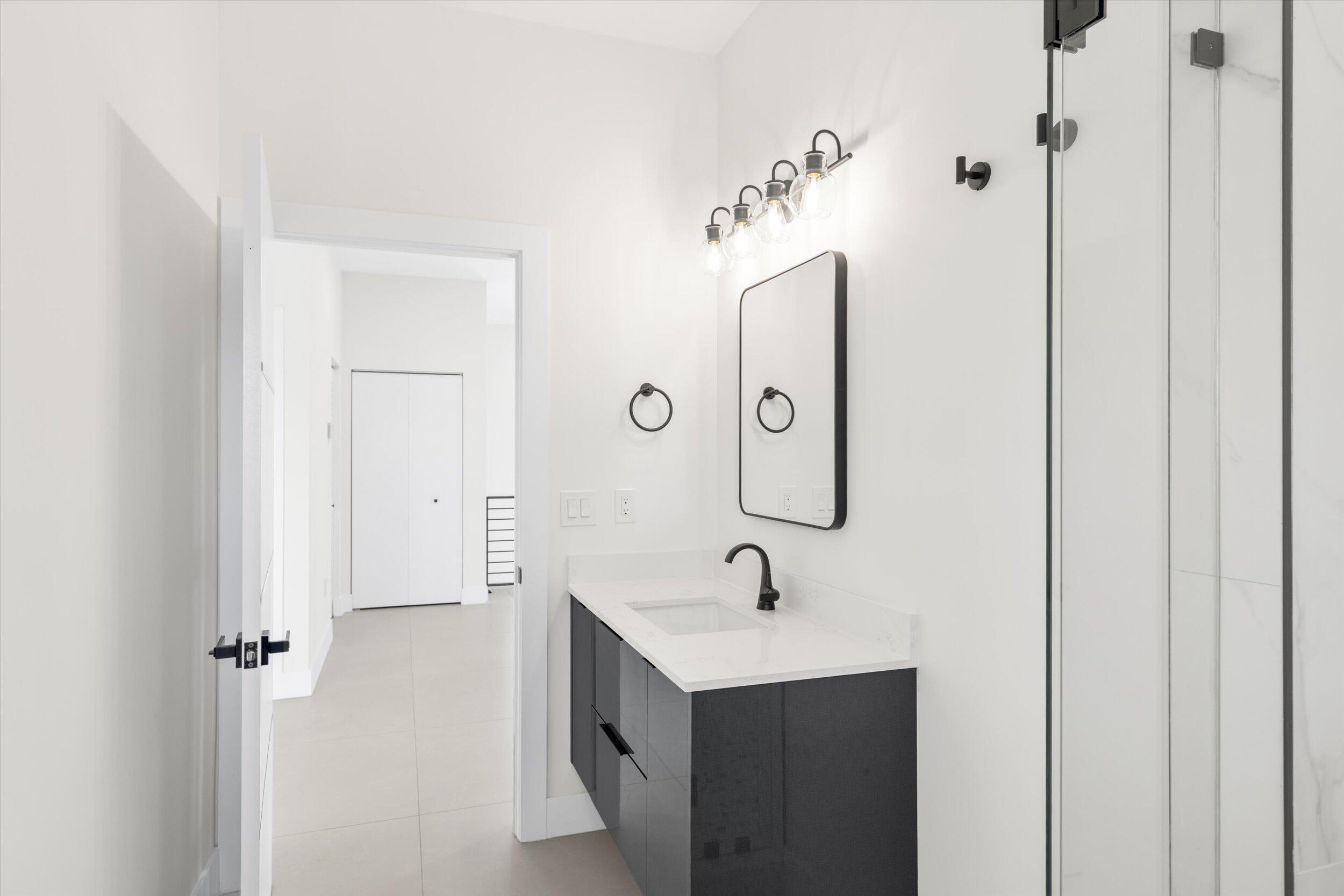 620 Barry Avenue Property Photo 34