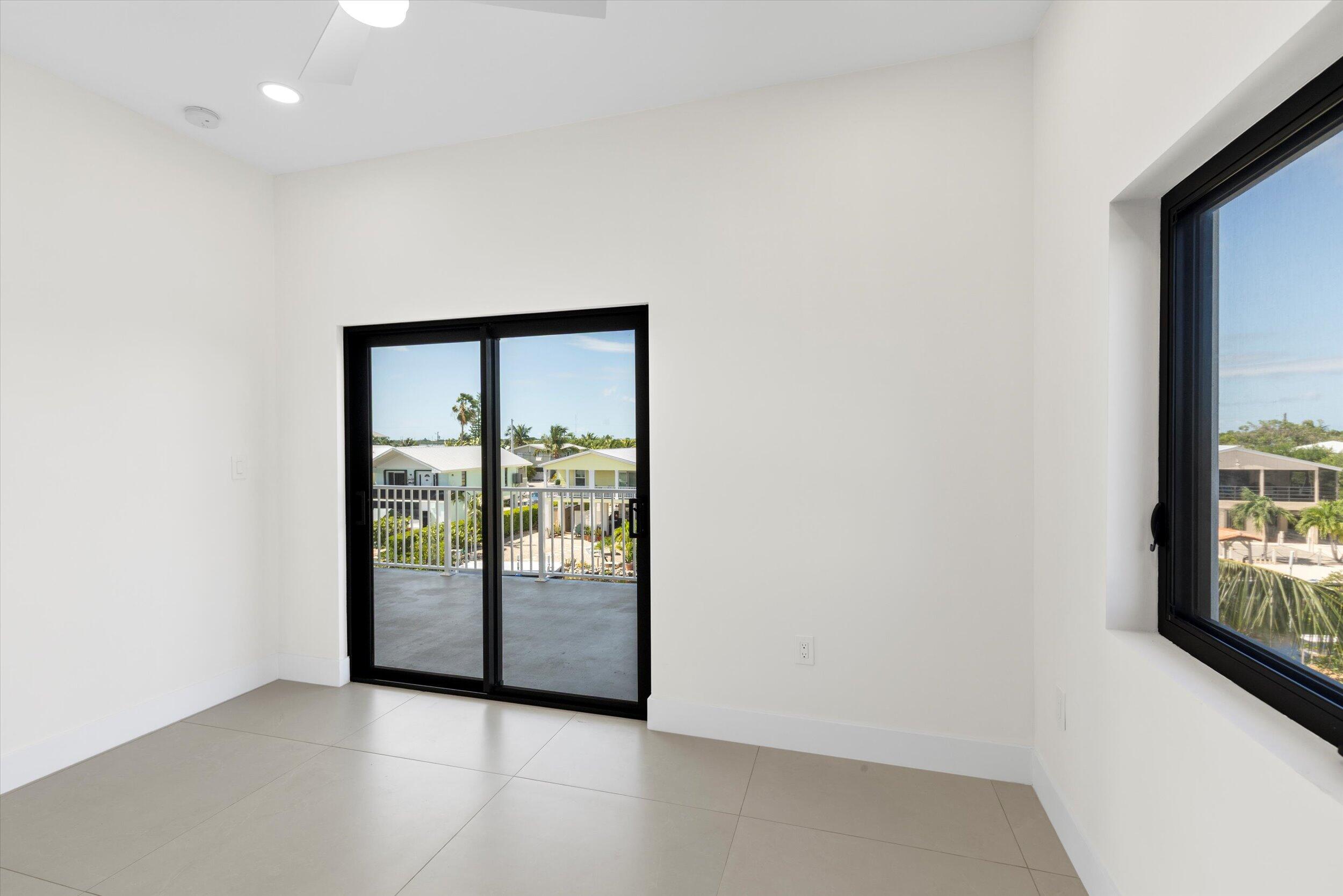 620 Barry Avenue Property Photo 36