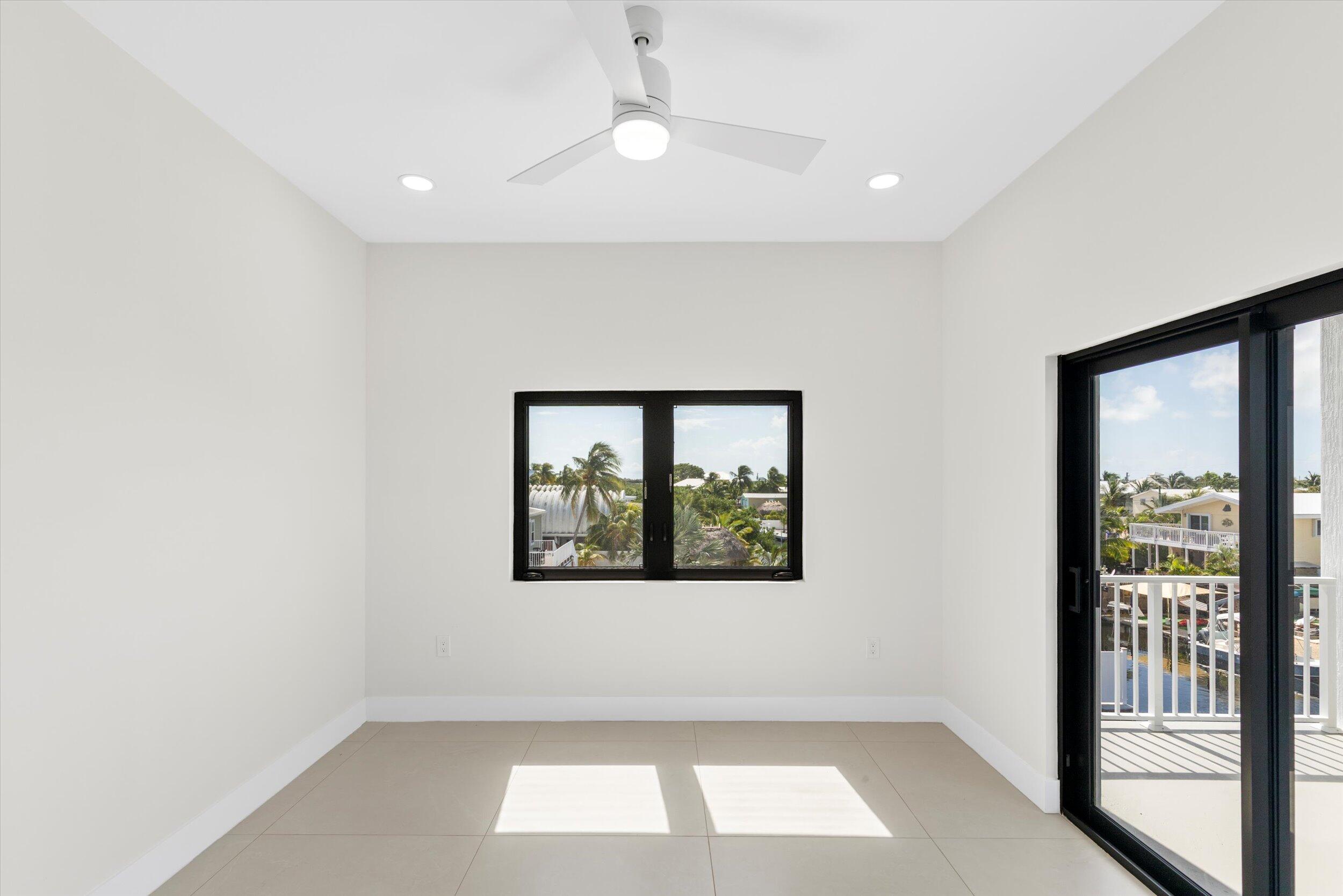 620 Barry Avenue Property Photo 40