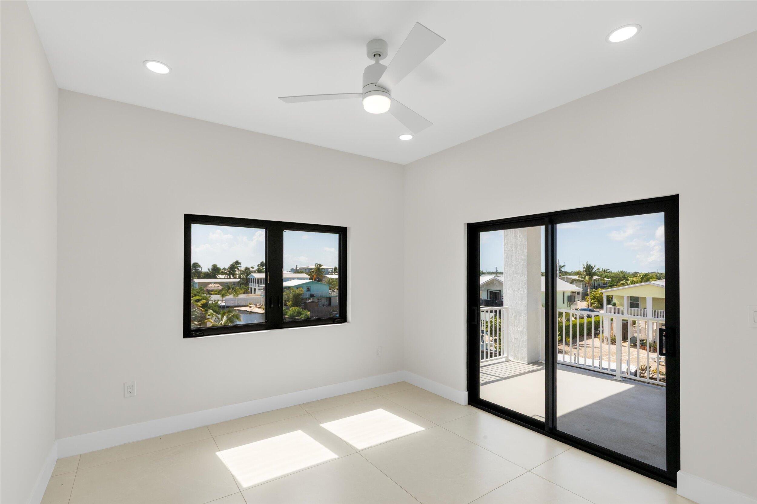 620 Barry Avenue Property Photo 41