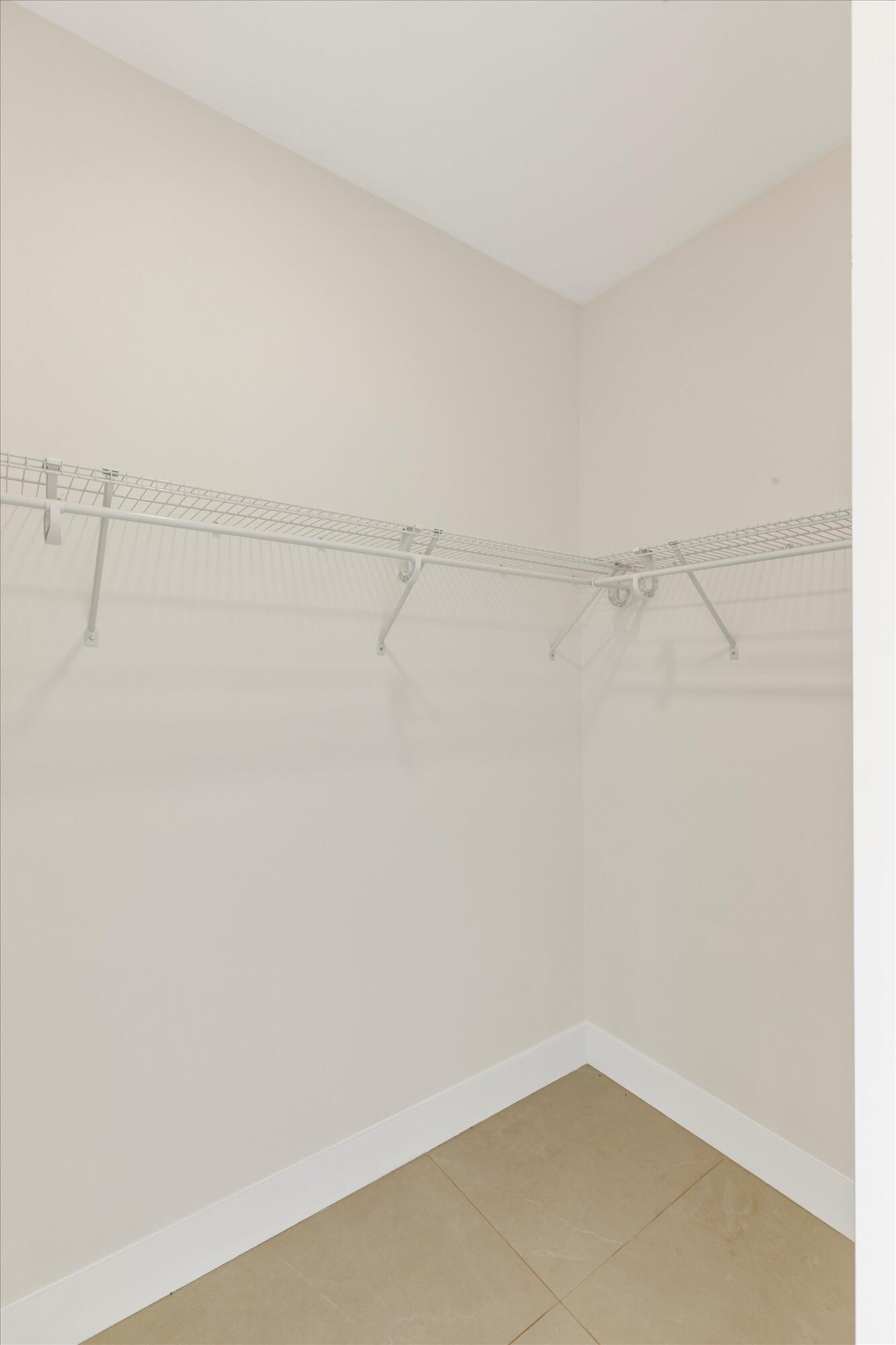 620 Barry Avenue Property Photo 43