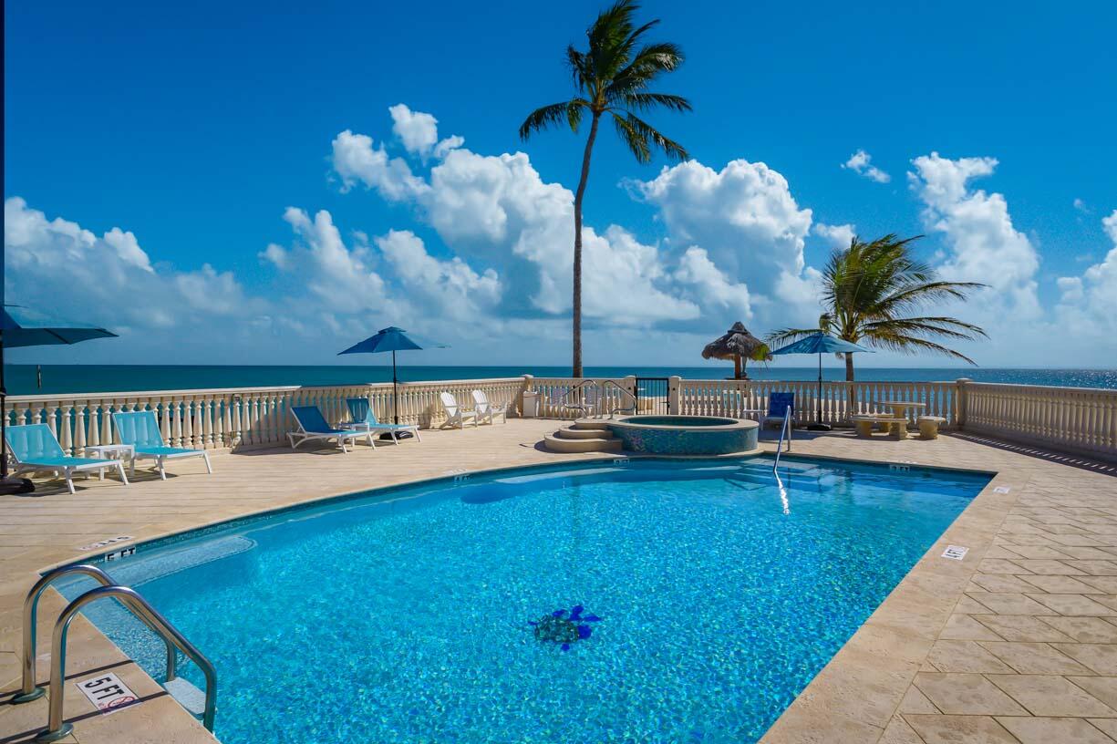 101 E Ocean Drive, C304 Property Photo 2
