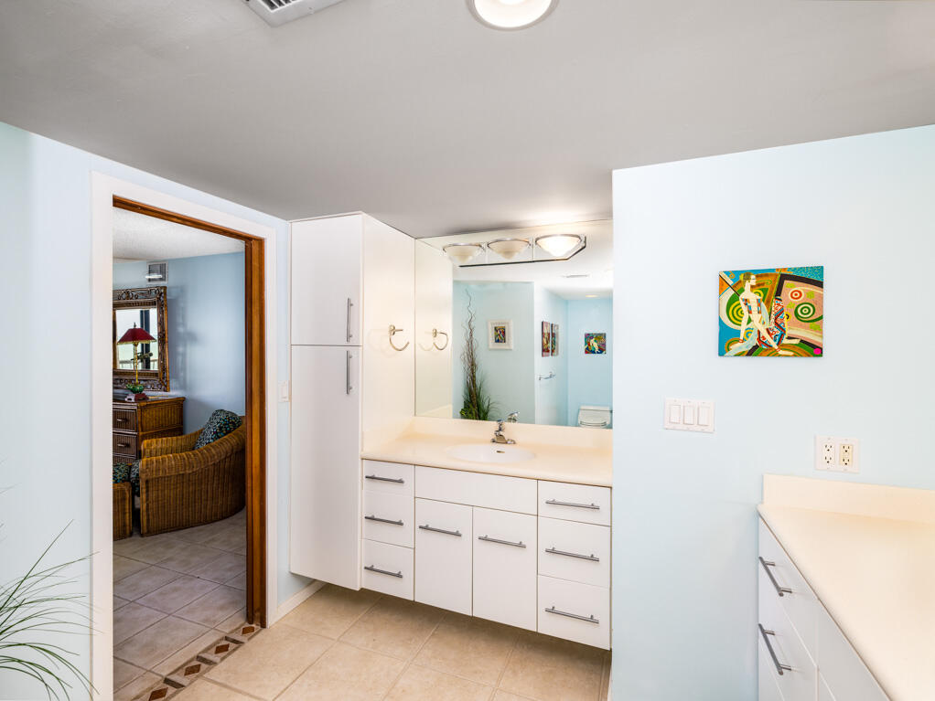 101 E Ocean Drive, C304 Property Photo 17
