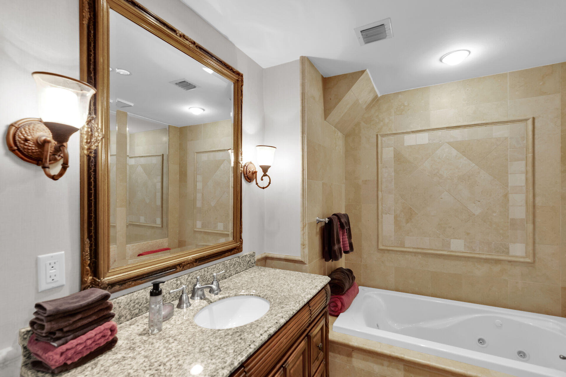 72 W Plaza Granada Property Photo 30
