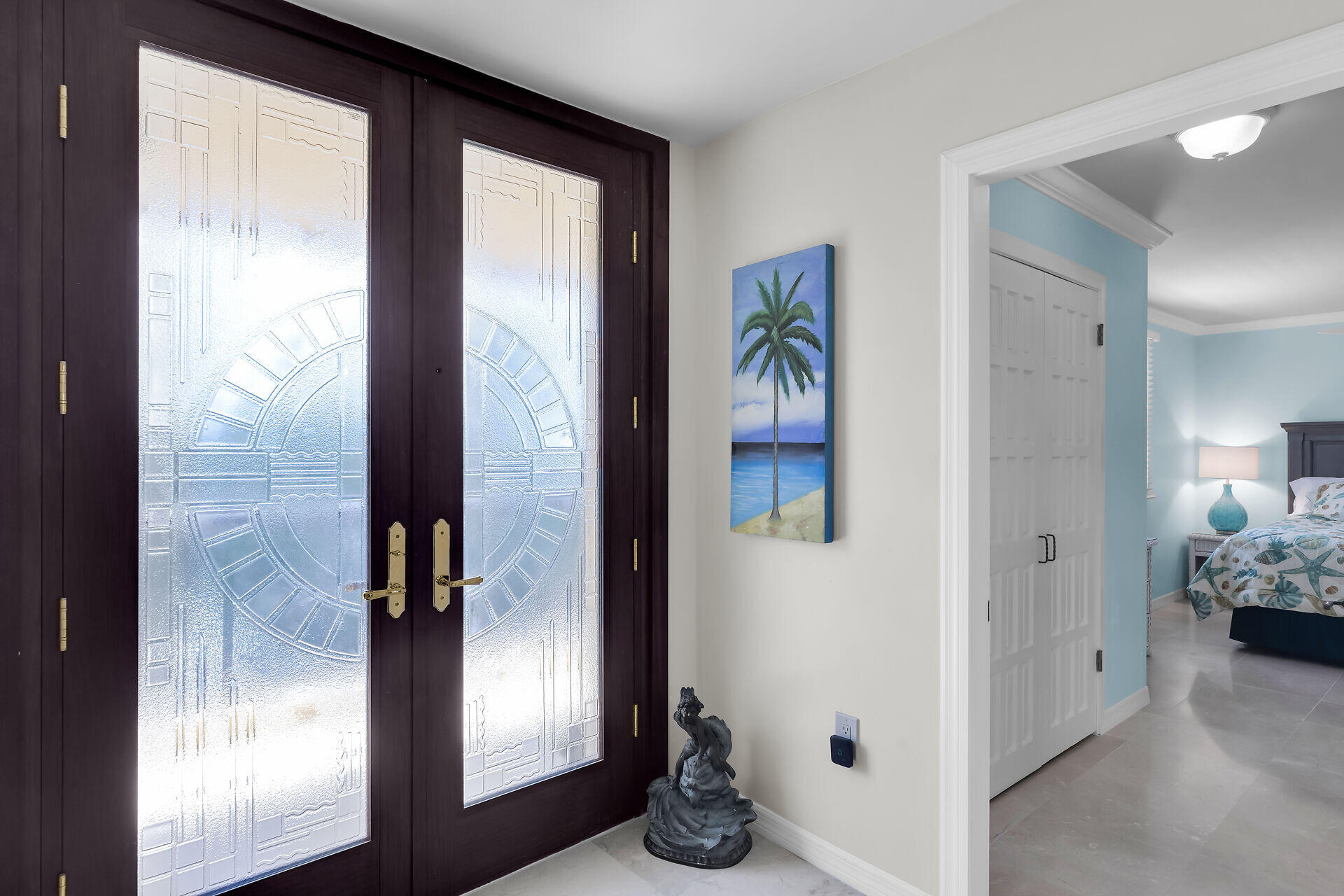 101 E Ocean Drive, C402 Property Photo 10