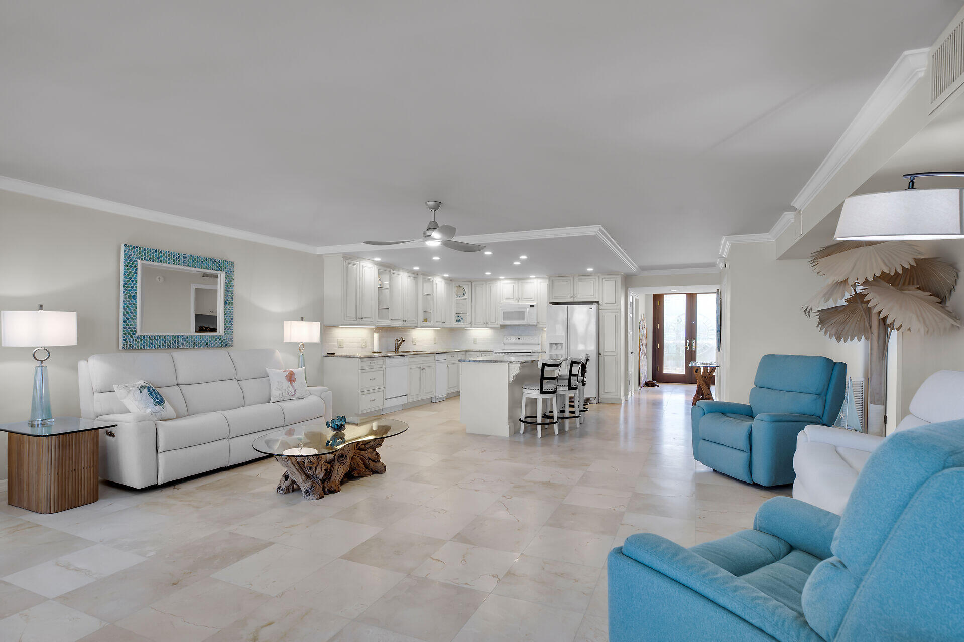 101 E Ocean Drive, C402 Property Photo 15