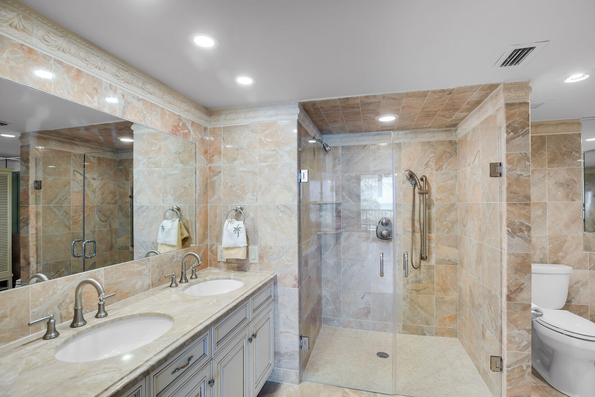 101 E Ocean Drive, C402 Property Photo 23