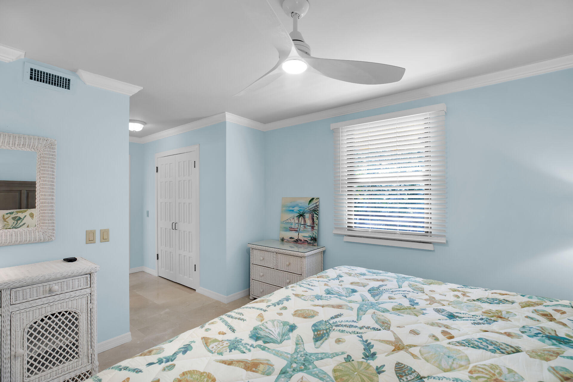 101 E Ocean Drive, C402 Property Photo 28