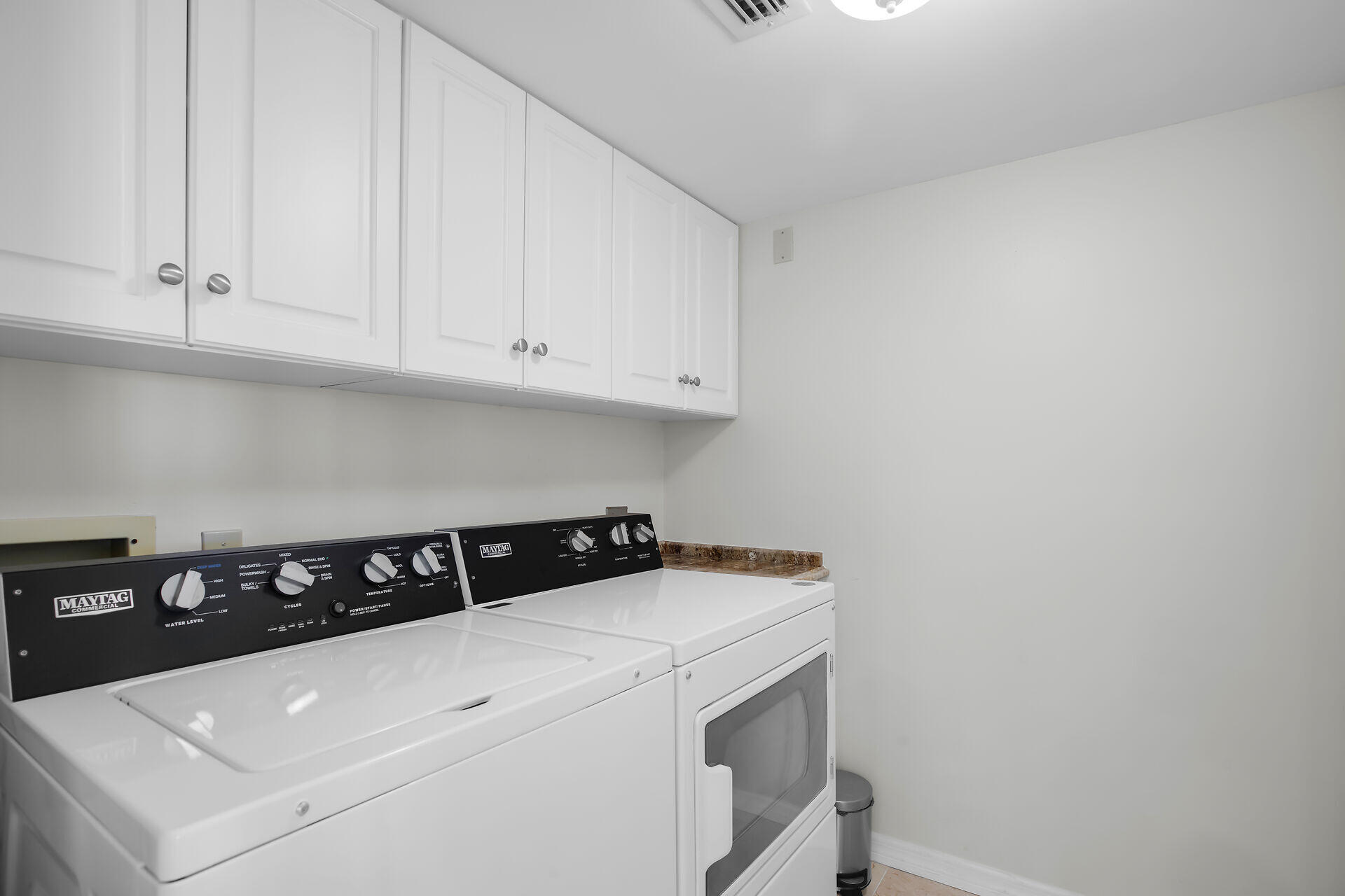 101 E Ocean Drive, C402 Property Photo 34