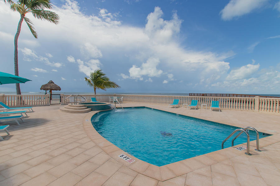 101 E Ocean Drive, C402 Property Photo 37