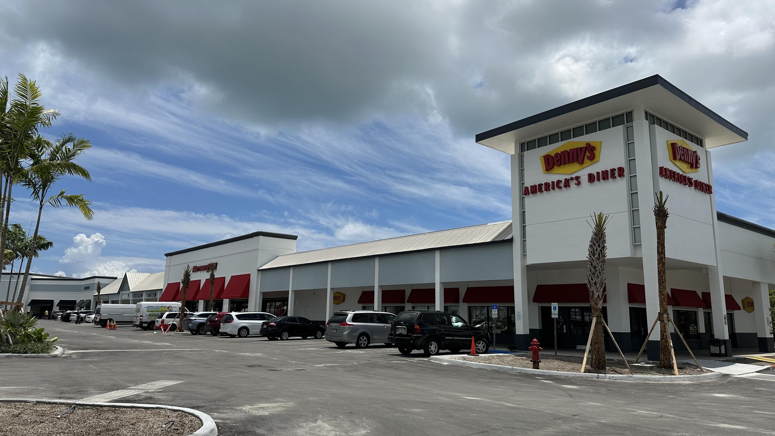 2710 N Roosevelt Blvd Boulevard Property Photo