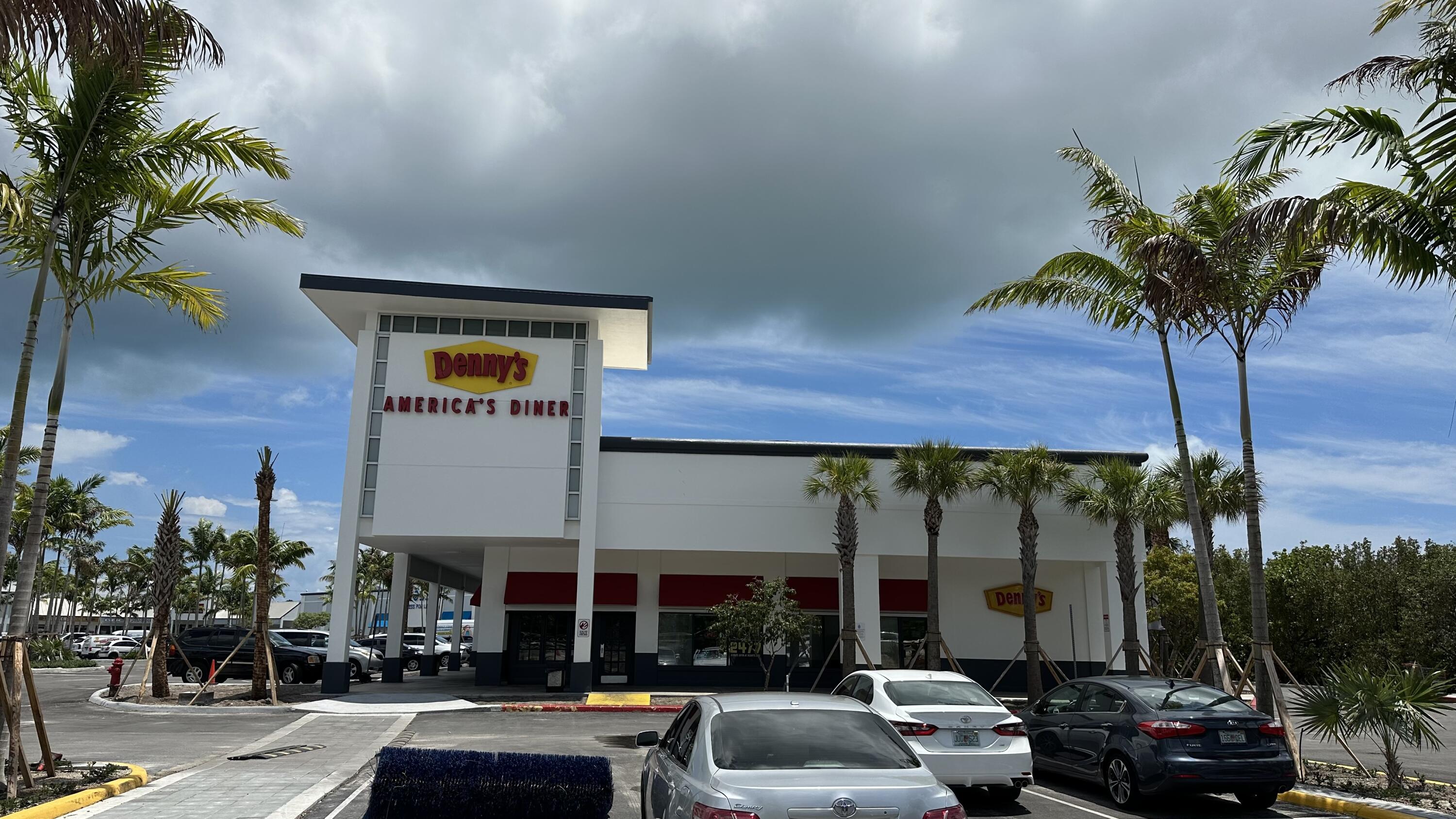 2710 N Roosevelt Blvd Boulevard Property Photo 2