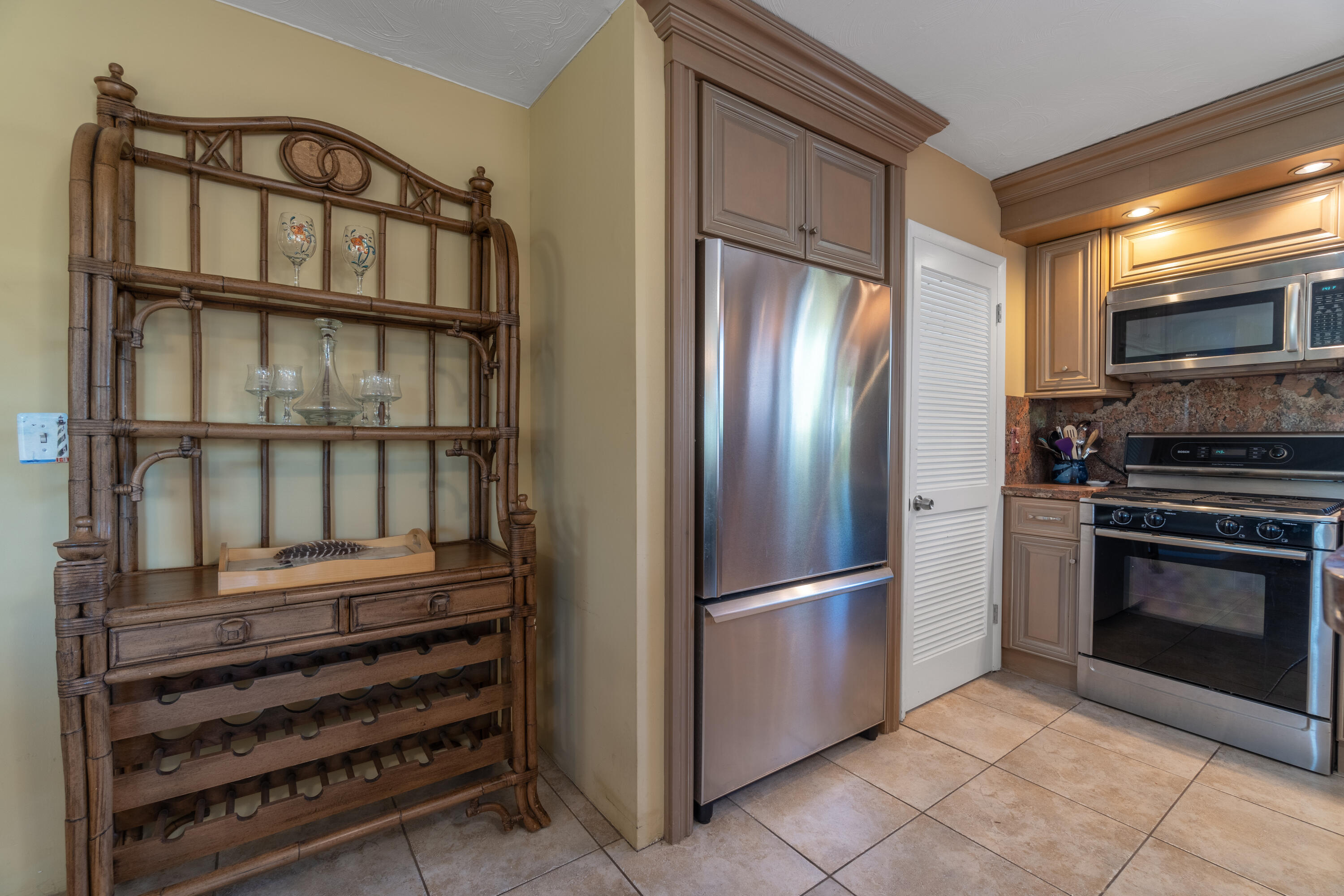 1600 Yellowtail Avenue Property Photo 7