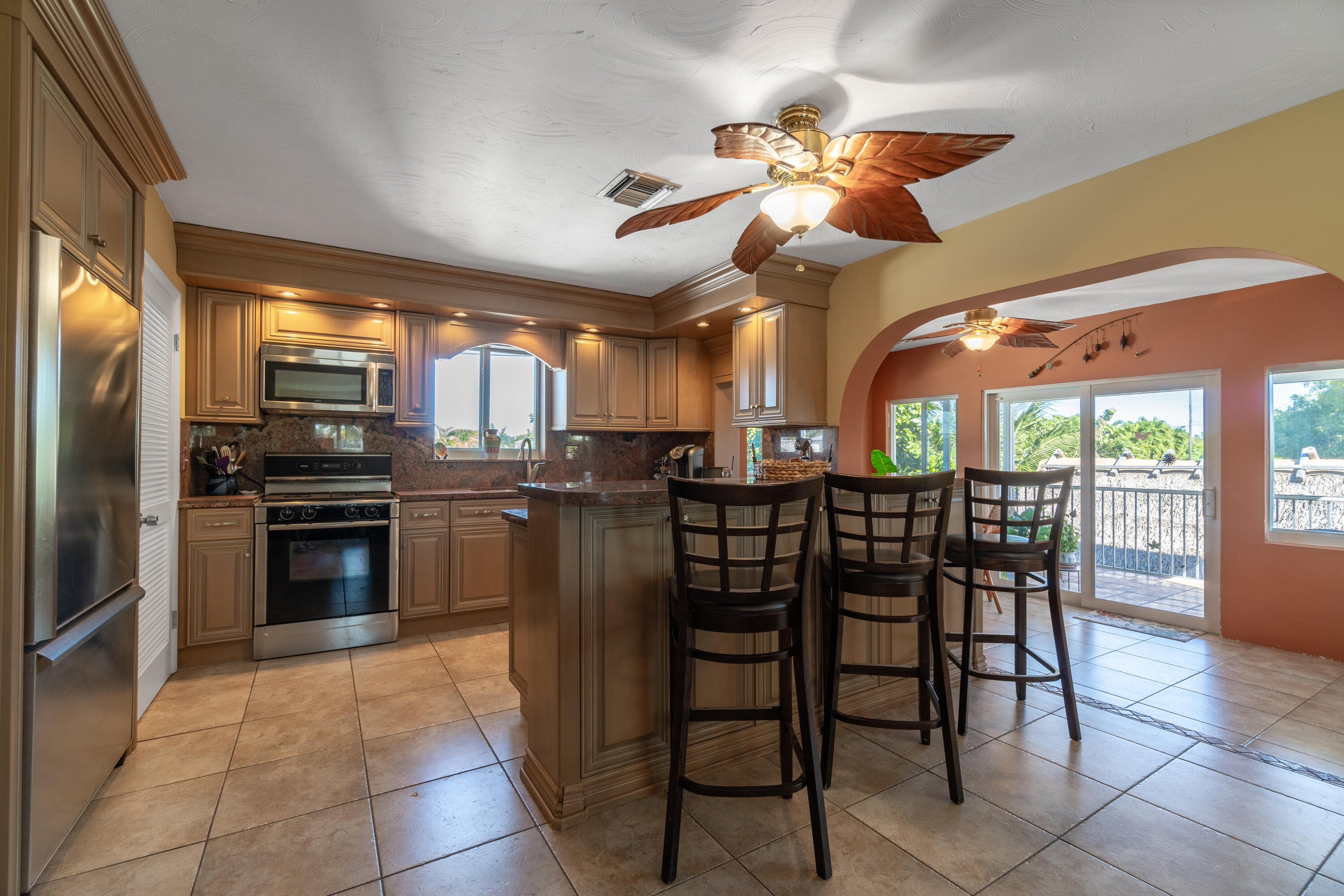 1600 Yellowtail Avenue Property Photo 8