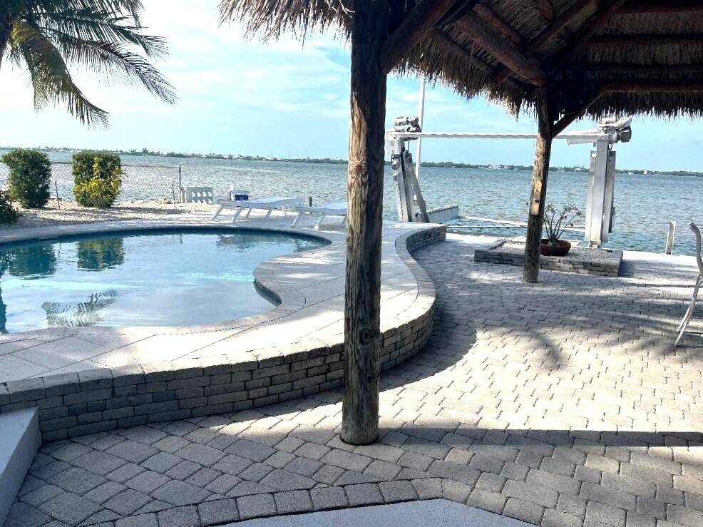1136 W Shore Drive Property Photo 13
