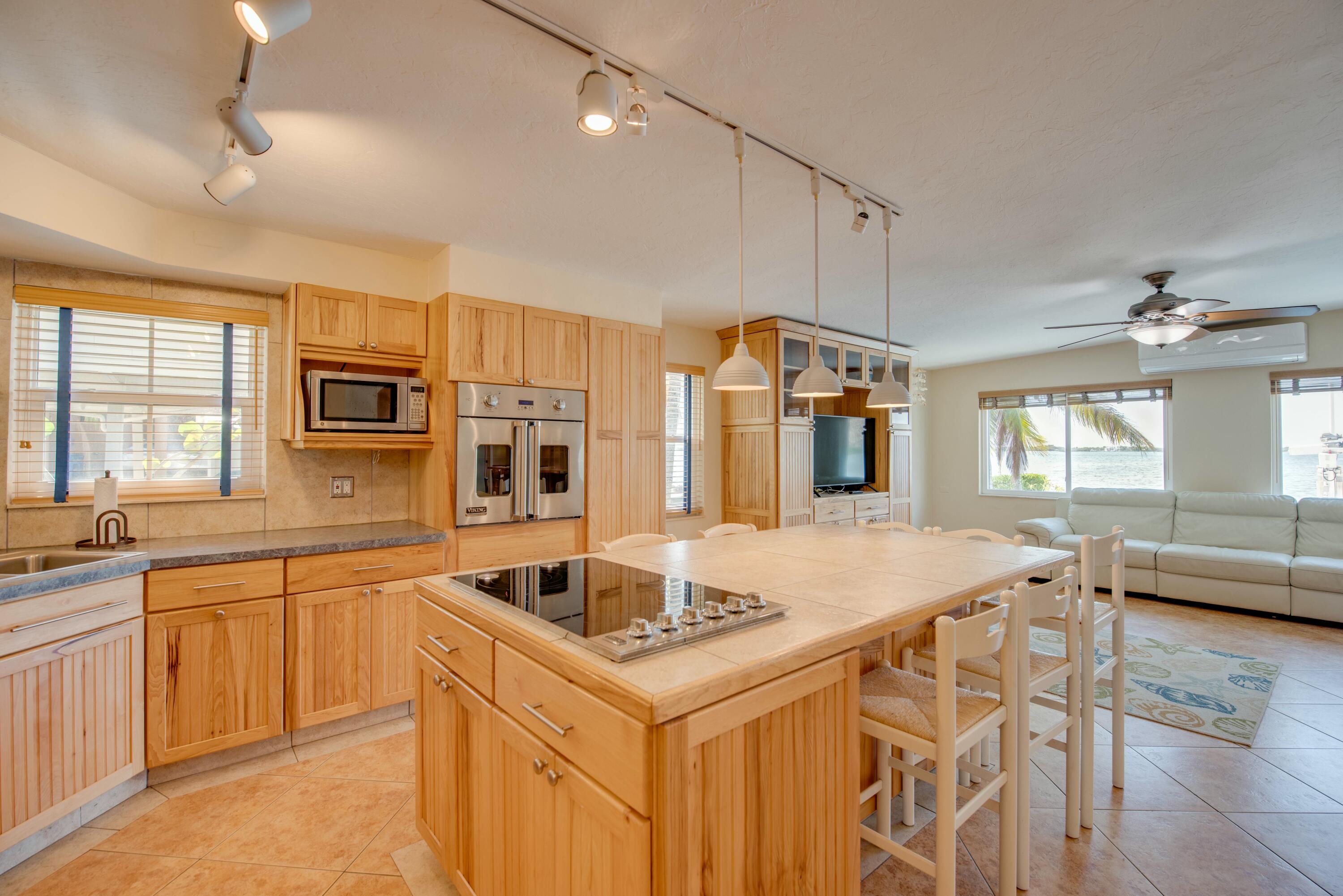 1136 W Shore Drive Property Photo 22