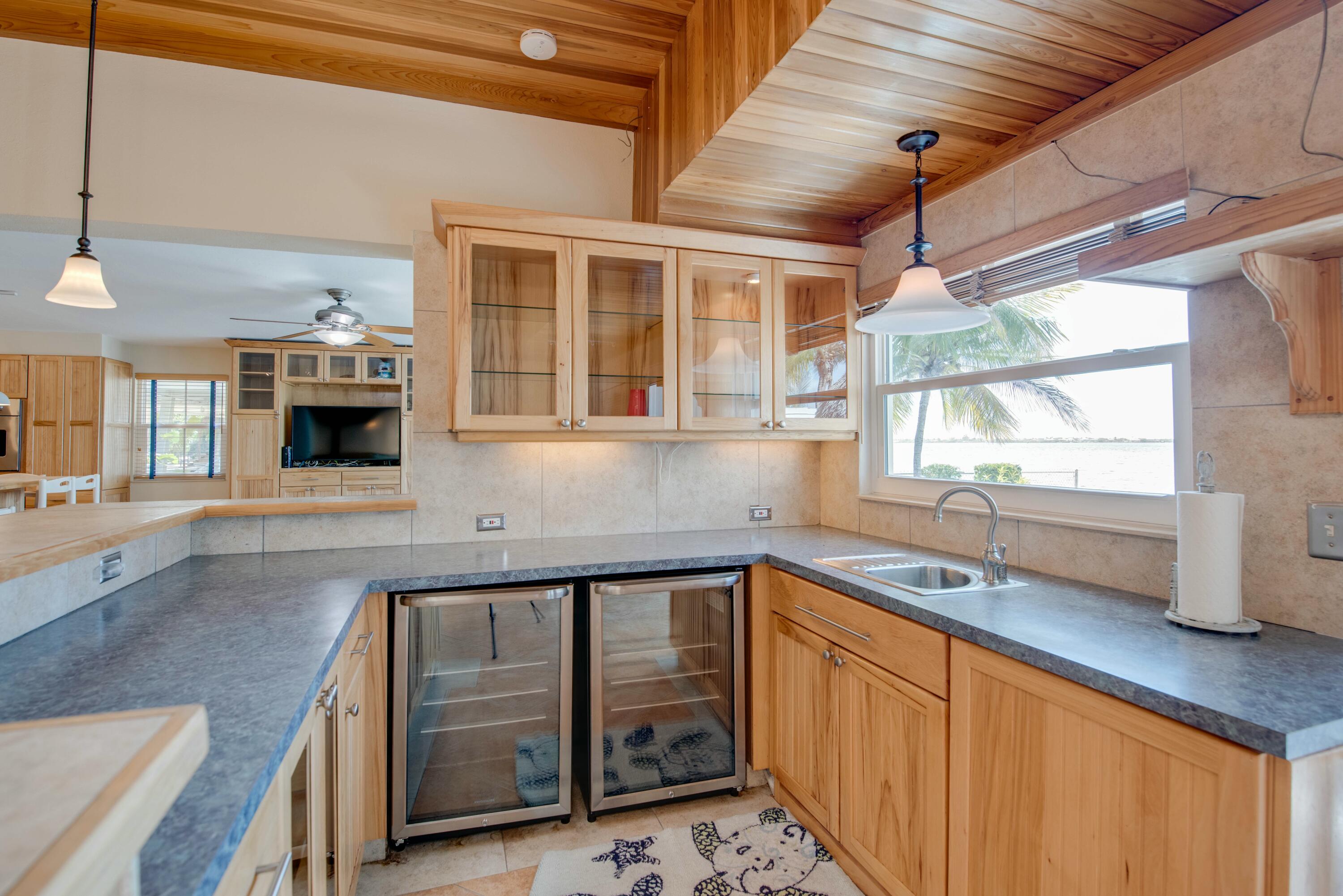 1136 W Shore Drive Property Photo 33