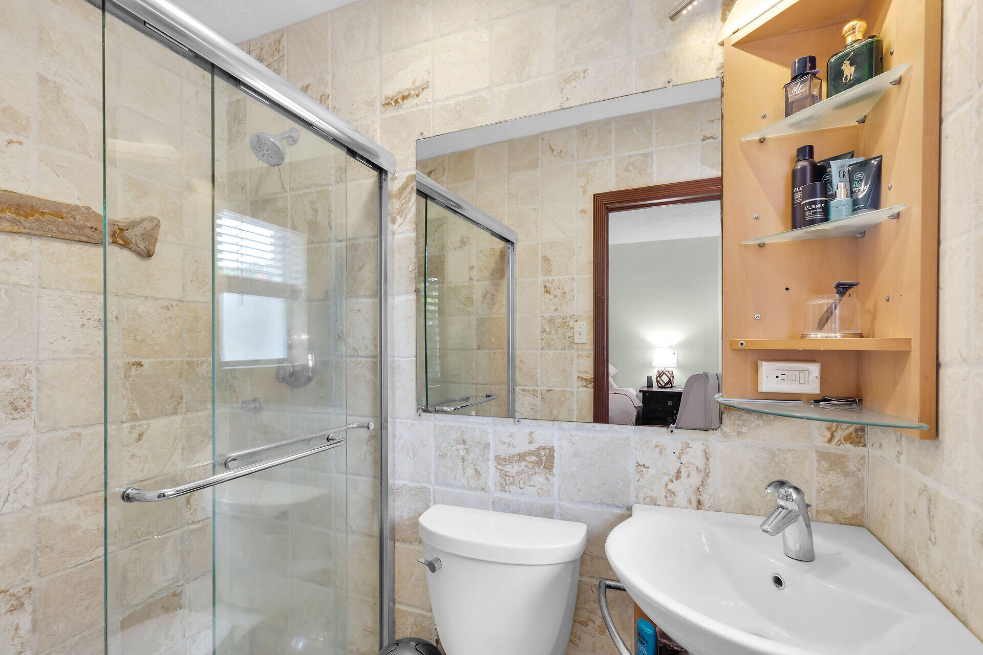 7563 Gulfstream Boulevard Property Photo 24