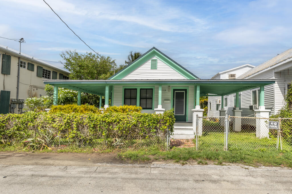 1118 Watson Street Property Photo 1