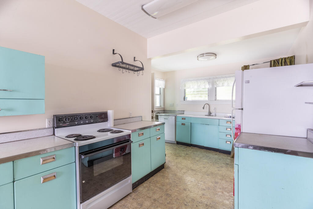 1118 Watson Street Property Photo 10