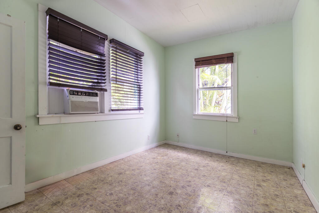 1118 Watson Street Property Photo 15