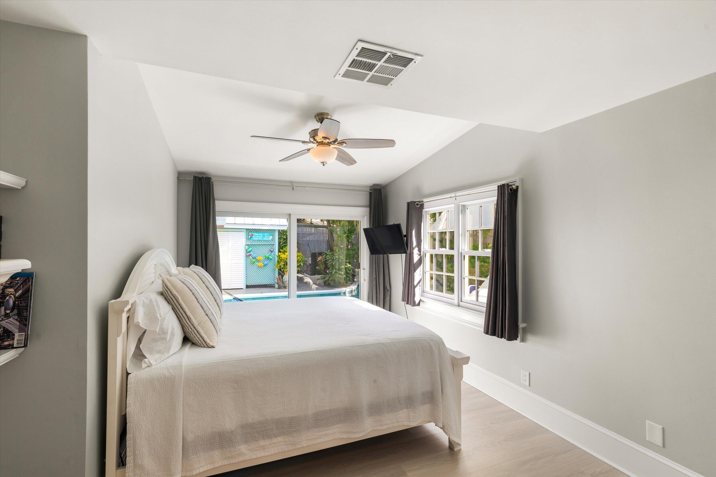 415 Amelia Street Property Photo 11