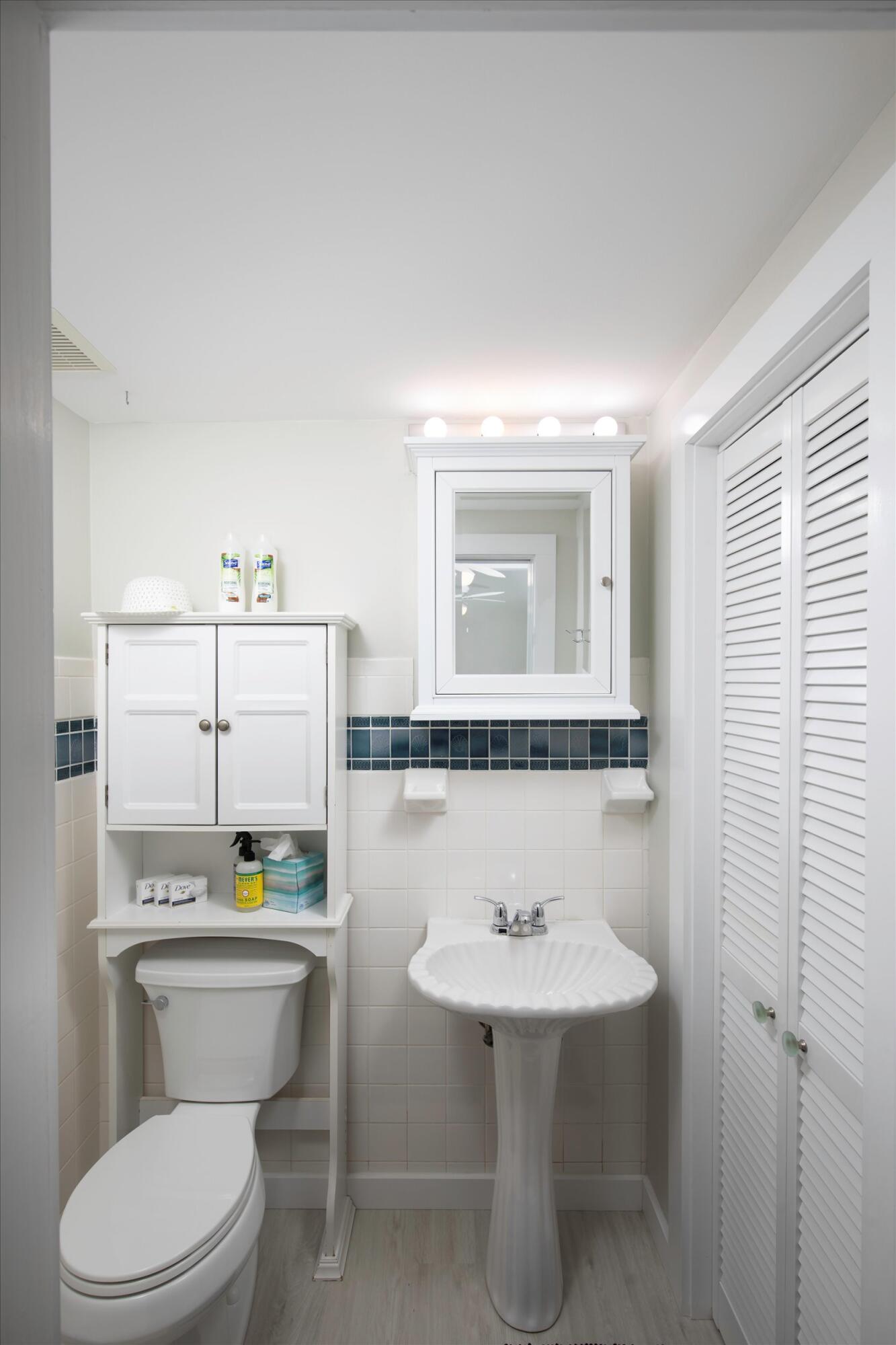 415 Amelia Street Property Photo 22