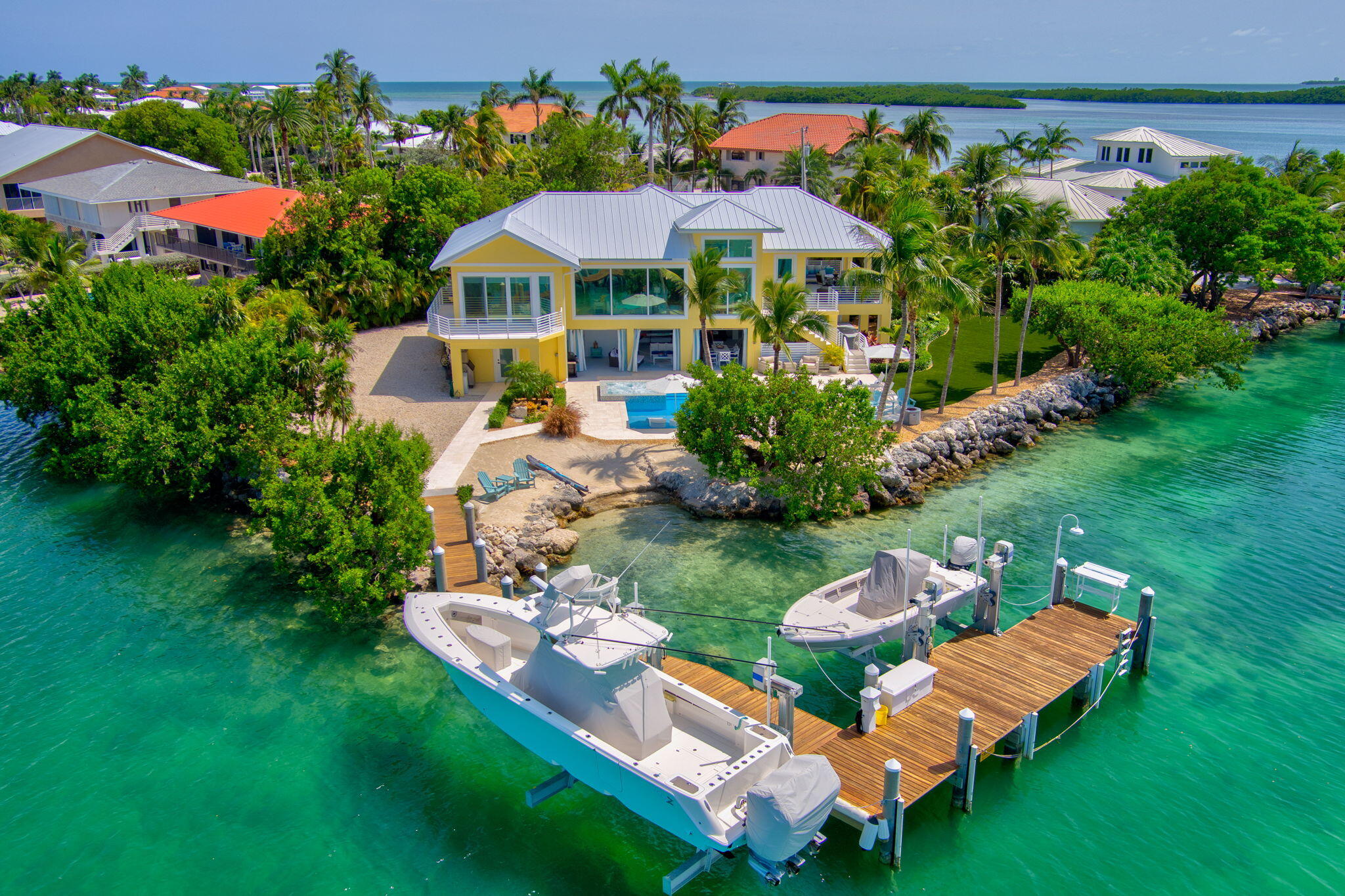 437 Harbour Drive Property Photo 1