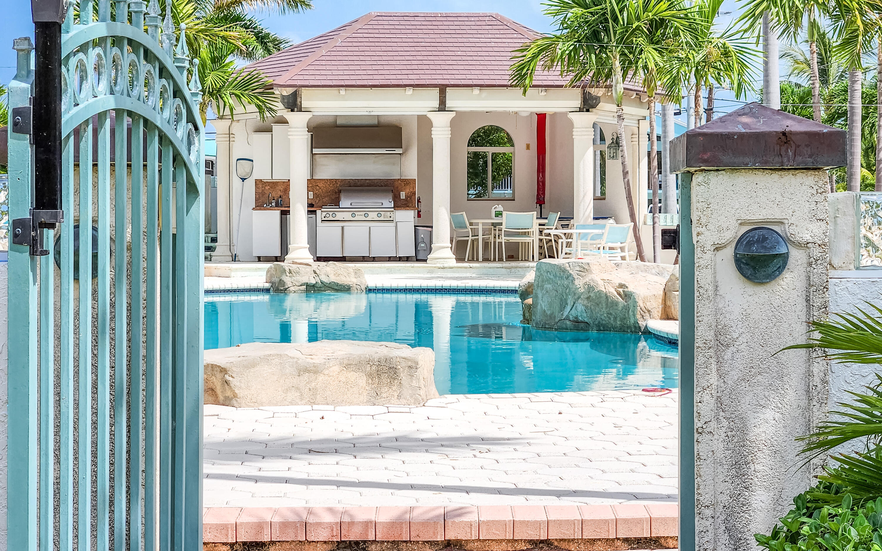 1025 W Ocean Drive, East Property Photo 4