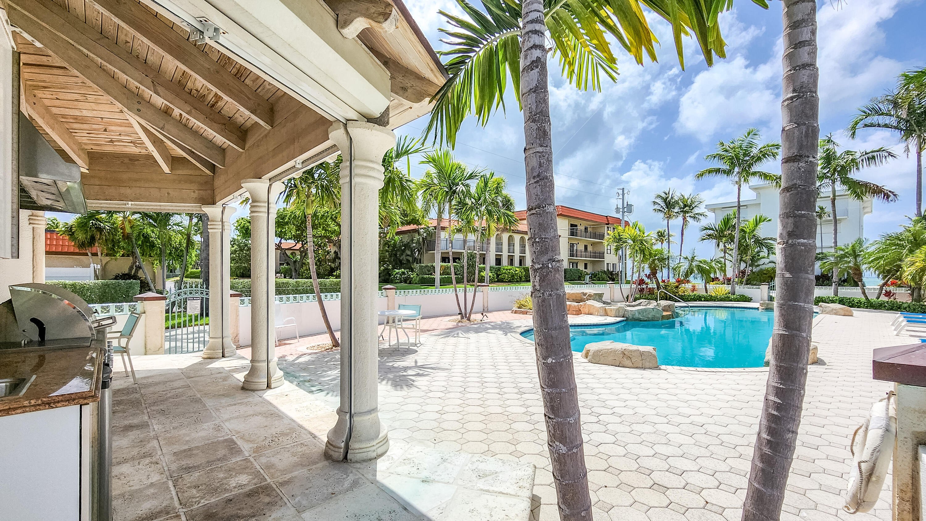 1025 W Ocean Drive, East Property Photo 28