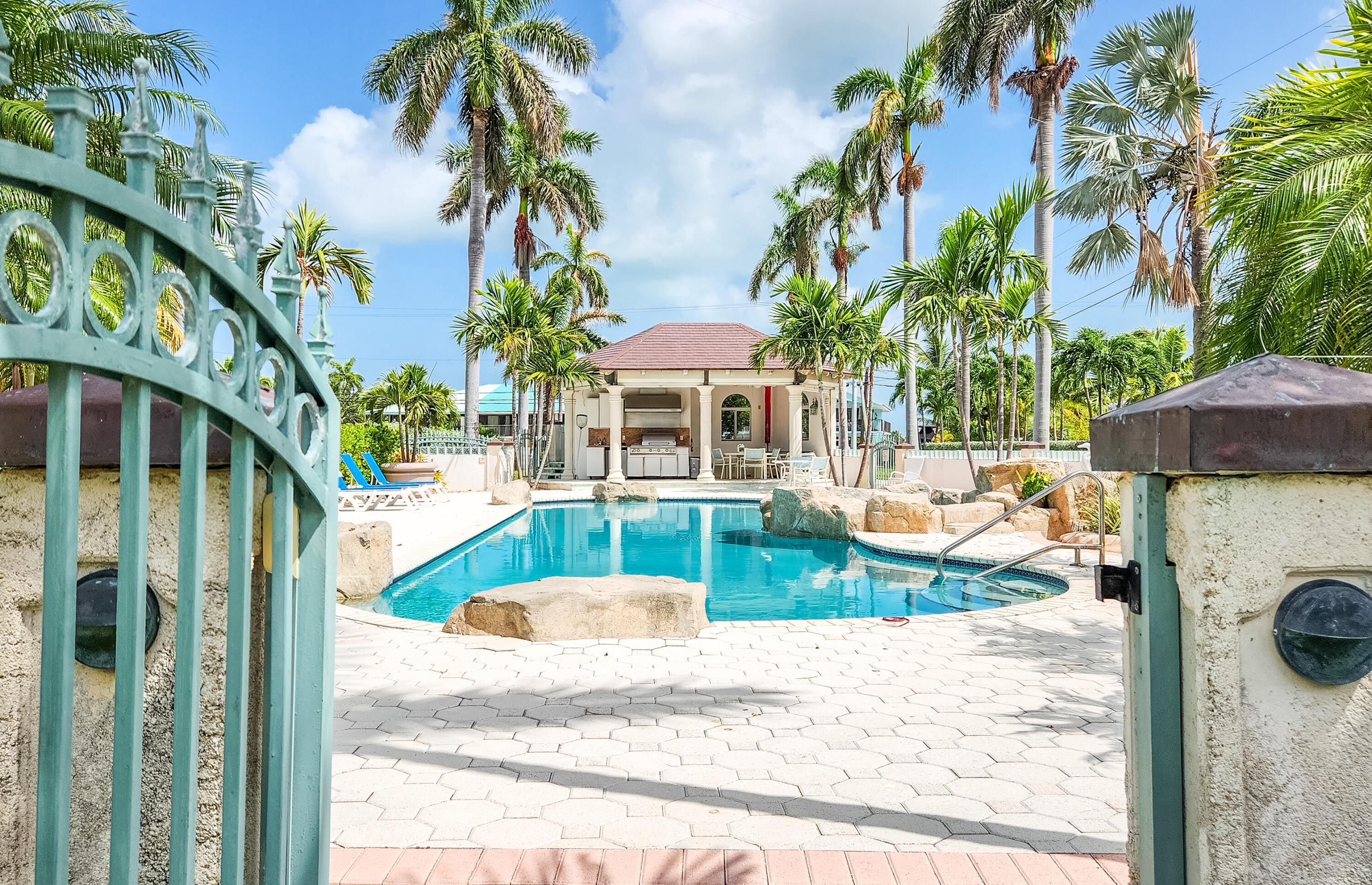 1025 W Ocean Drive, East Property Photo 32