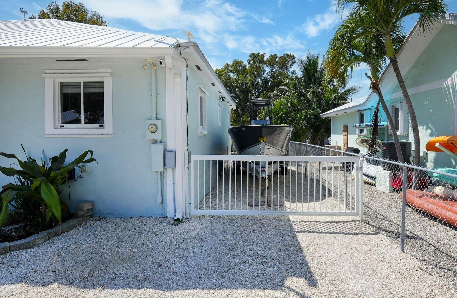102 Marina Avenue, 102 Property Photo 6