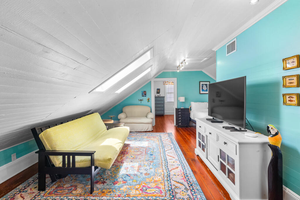 921 Whitehead Street Property Photo 42