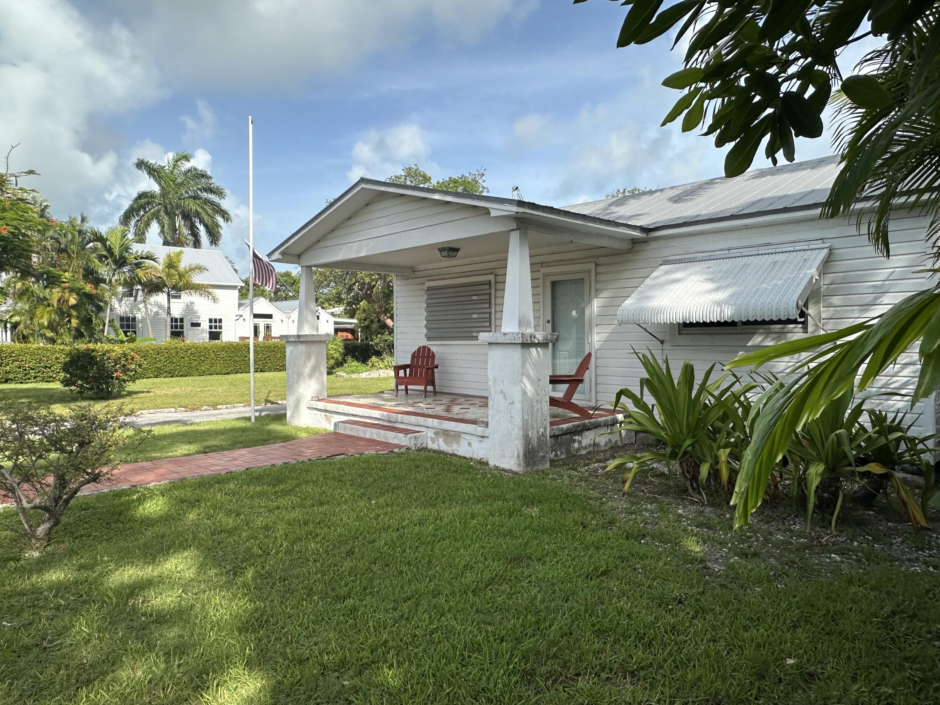 1909 Seidenberg Avenue Property Photo 1