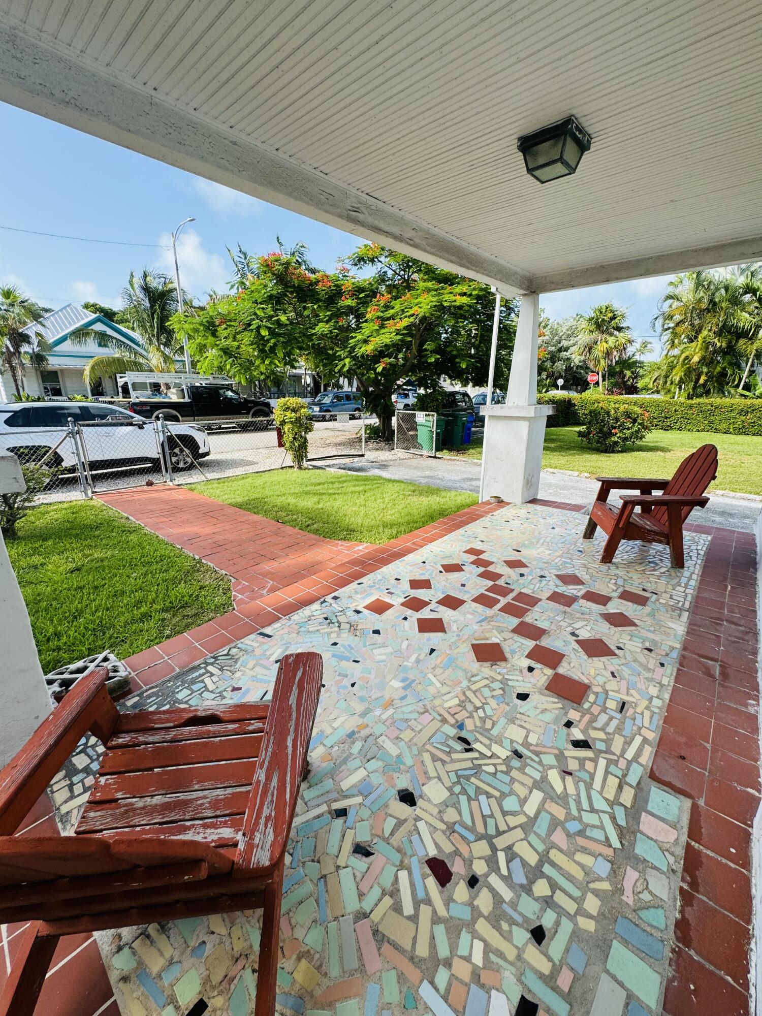 1909 Seidenberg Avenue Property Photo 2