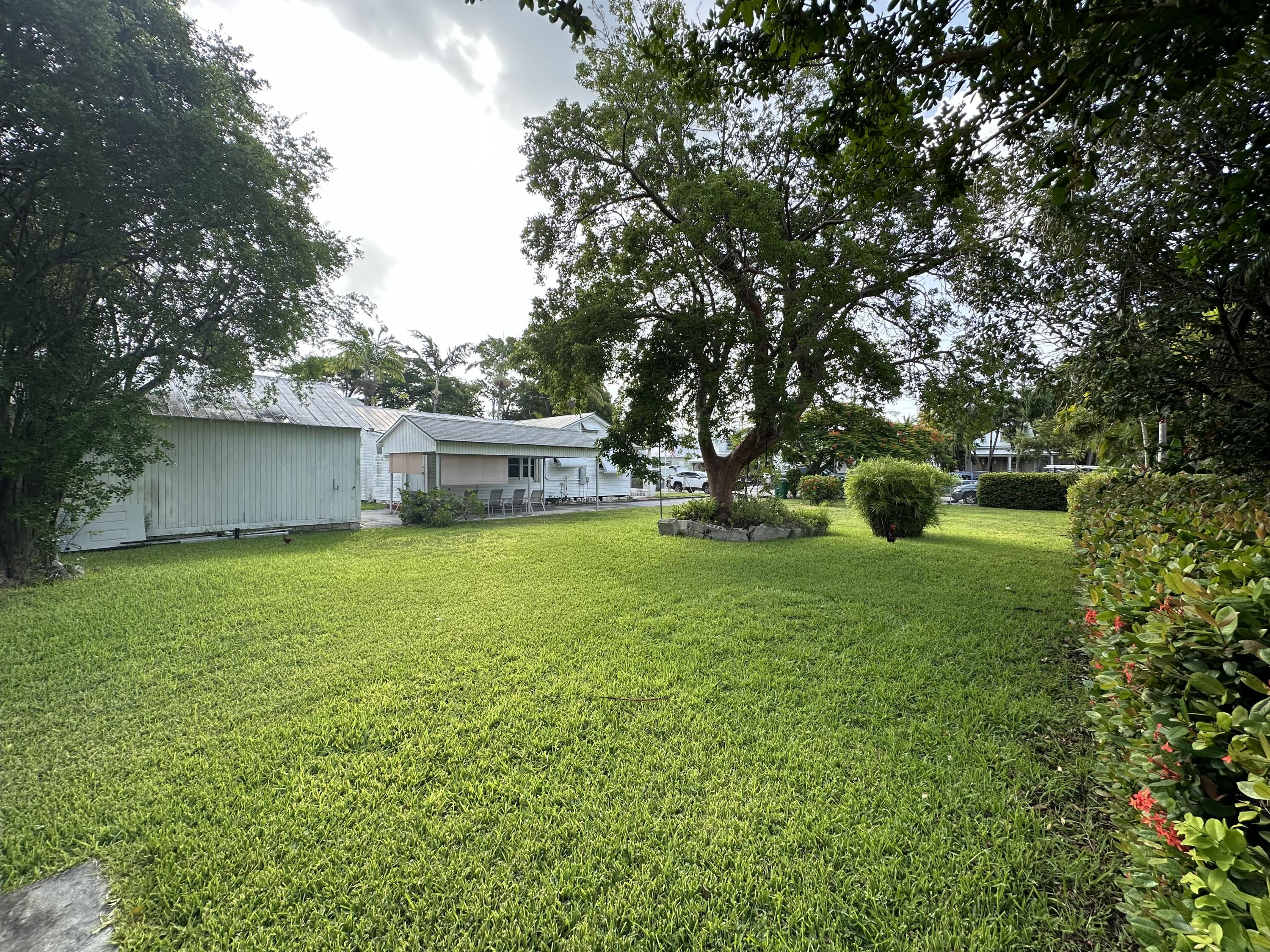 1909 Seidenberg Avenue Property Photo 4