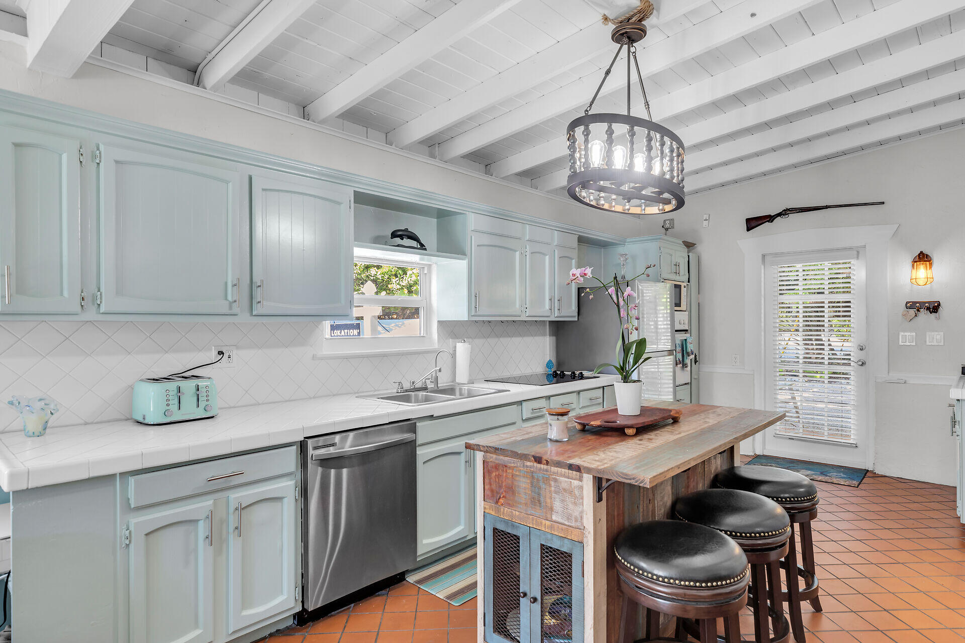 186 Atlantic Circle Drive Property Photo 4