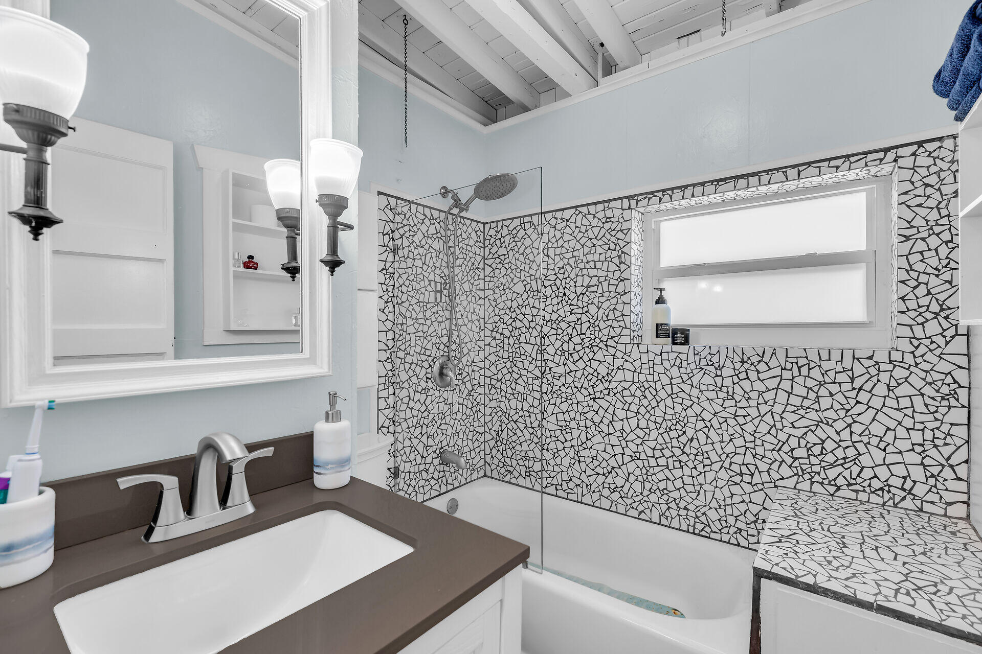 186 Atlantic Circle Drive Property Photo 13