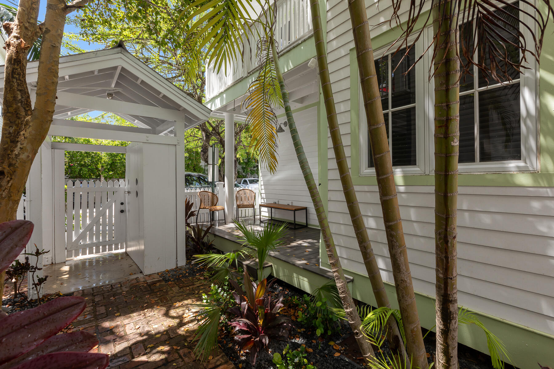 1011 Simonton Street, R1 Property Photo 2