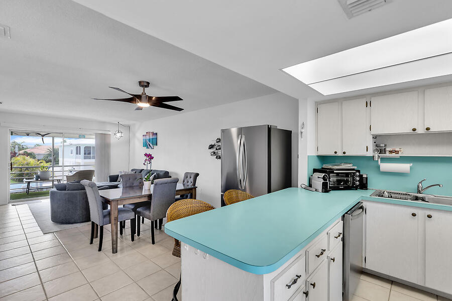 389 N Anglers Drive, 206 Property Photo 10