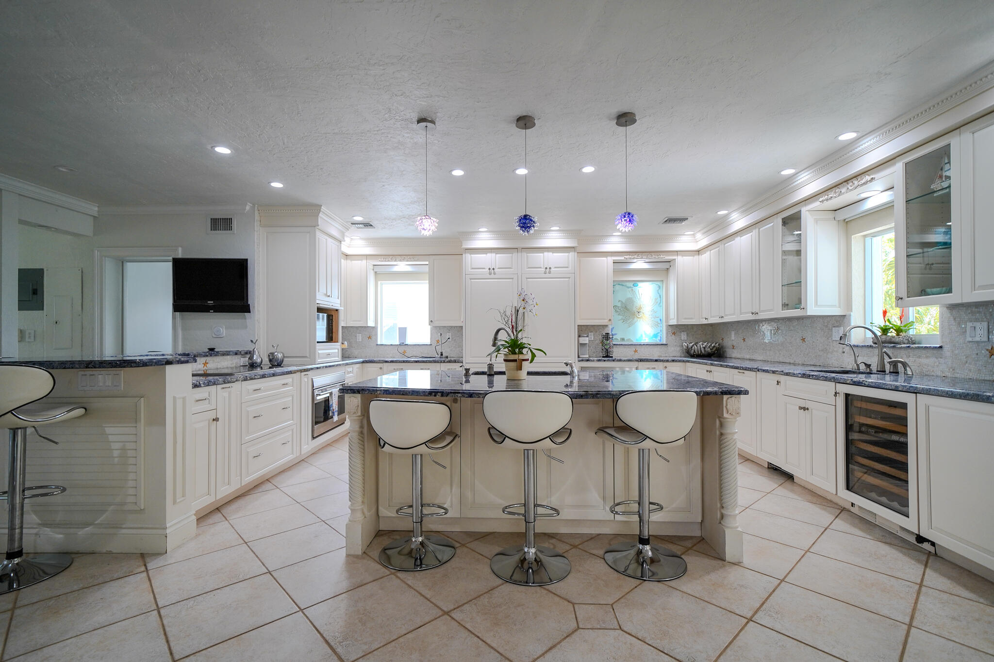 569 Hazel Street Property Photo 7