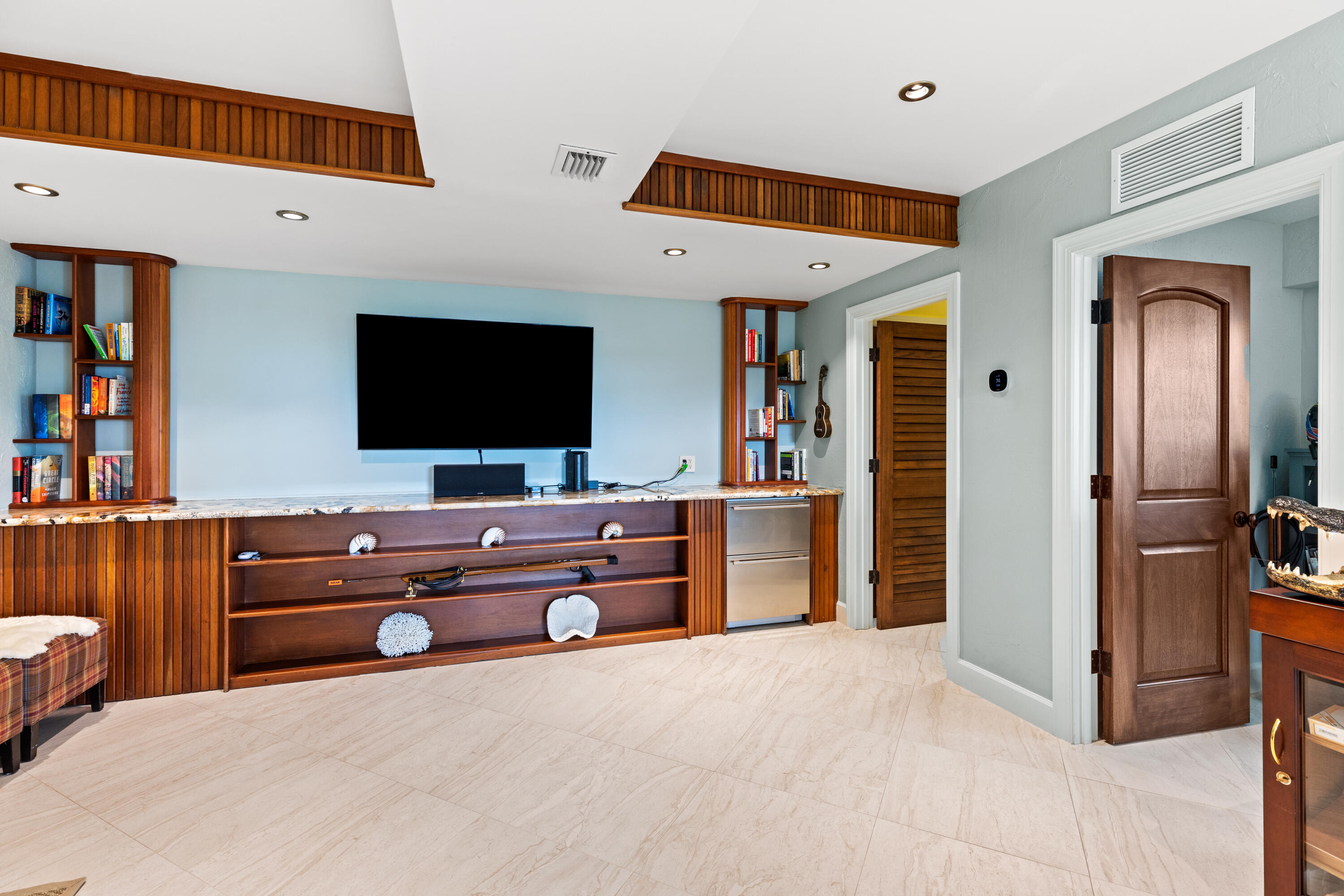 201 Nautilus Street Property Photo 26