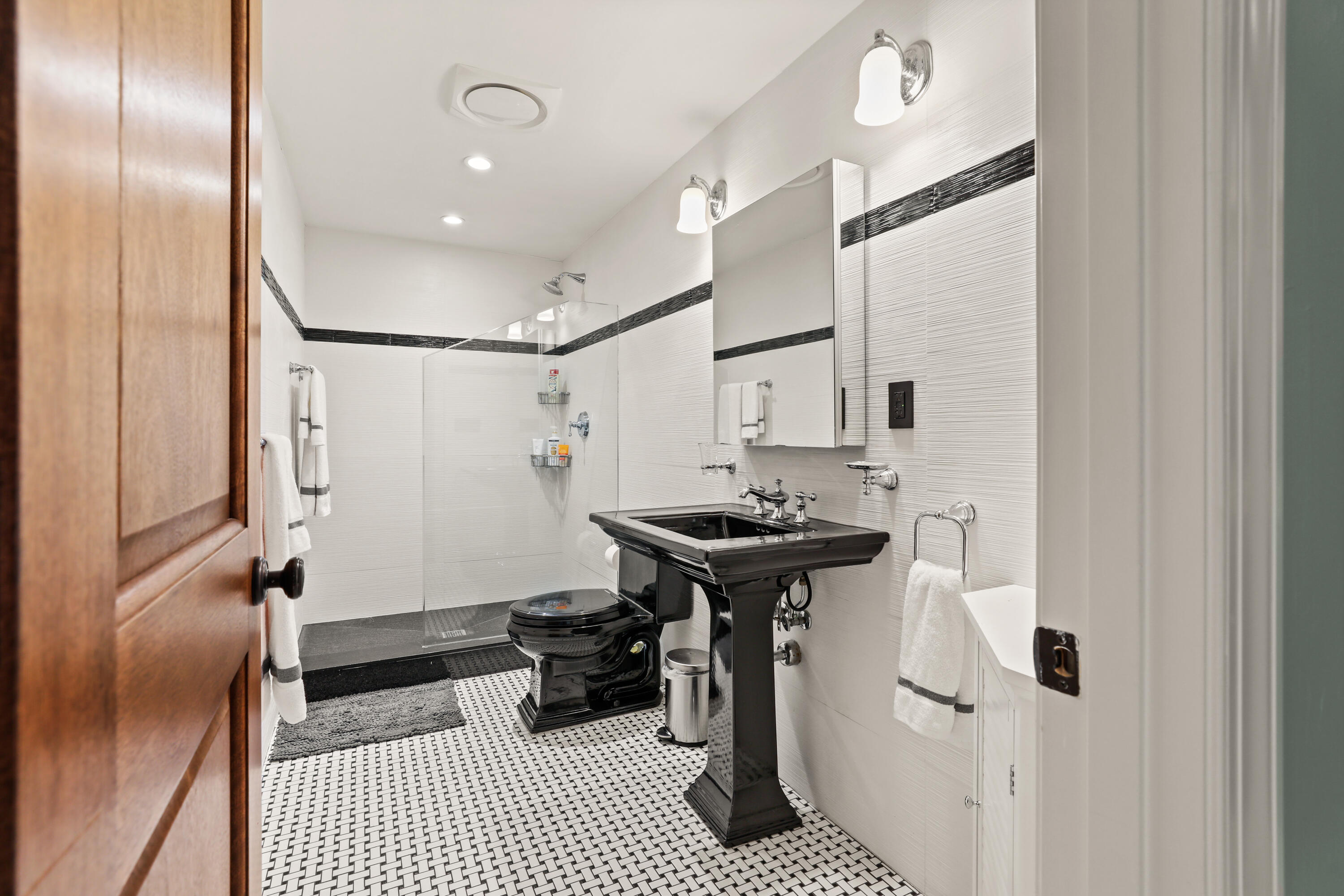 201 Nautilus Street Property Photo 31
