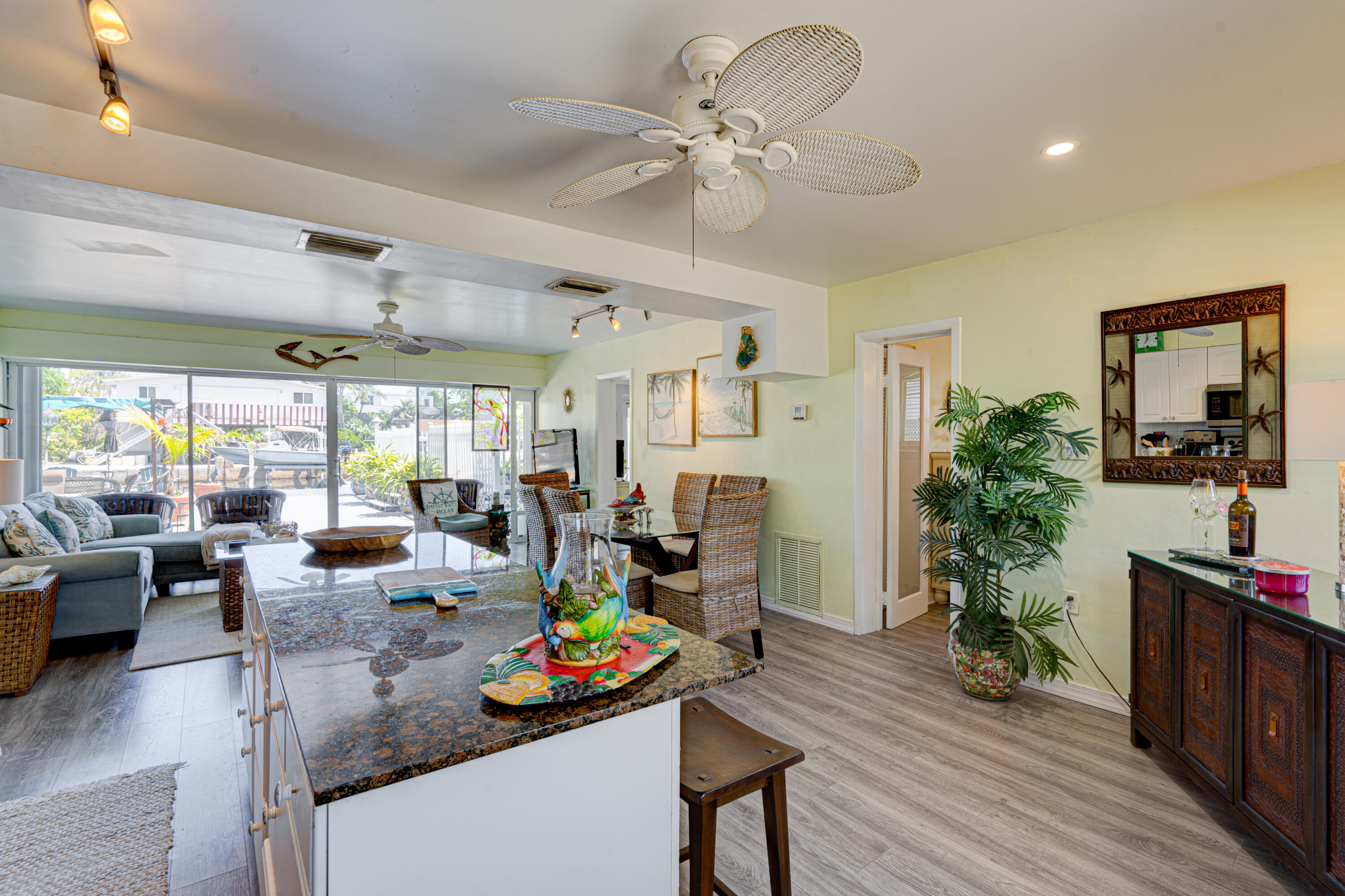 130 Plantation Avenue, Upper Property Photo 4