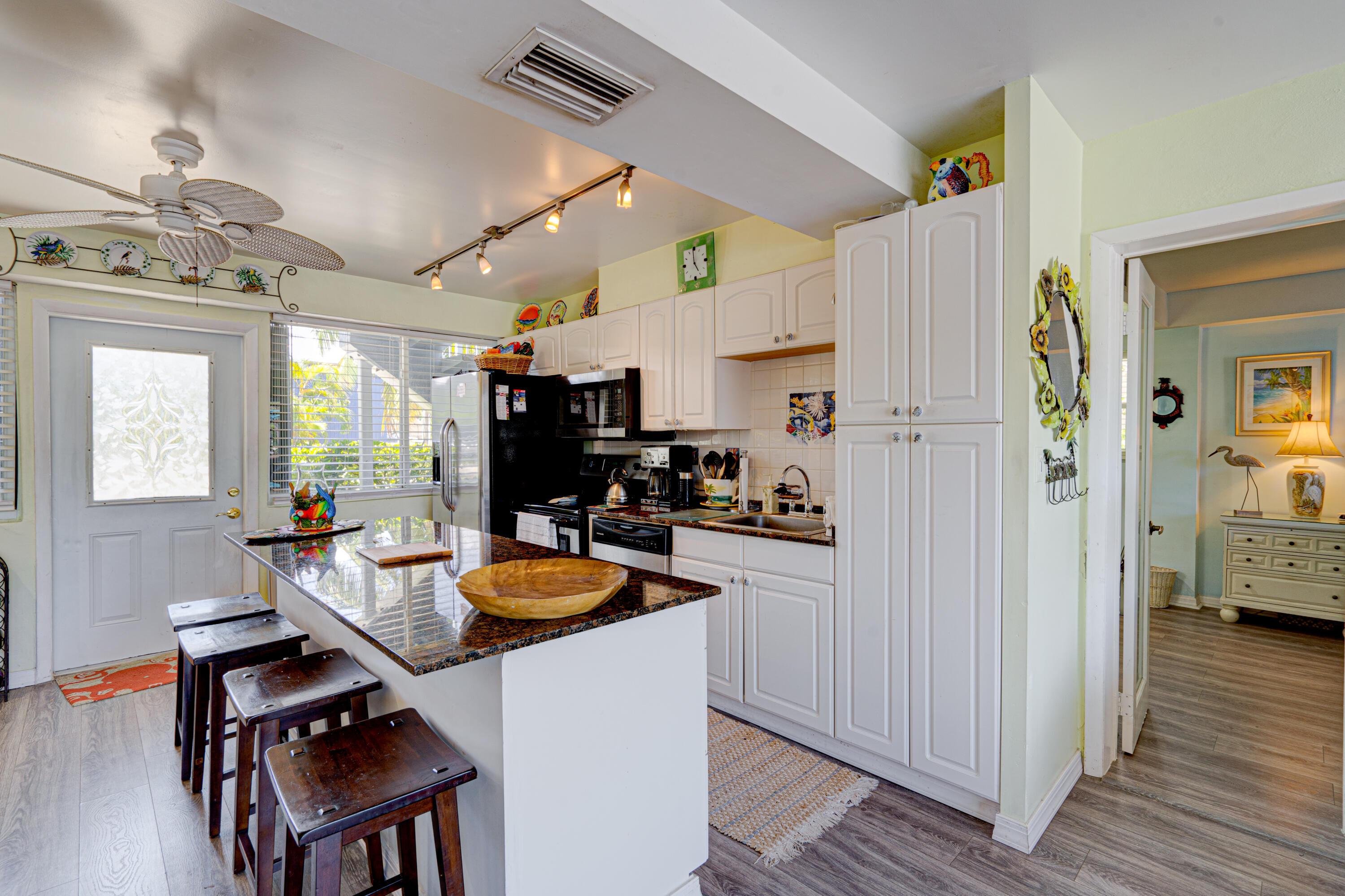 130 Plantation Avenue, Upper Property Photo 6