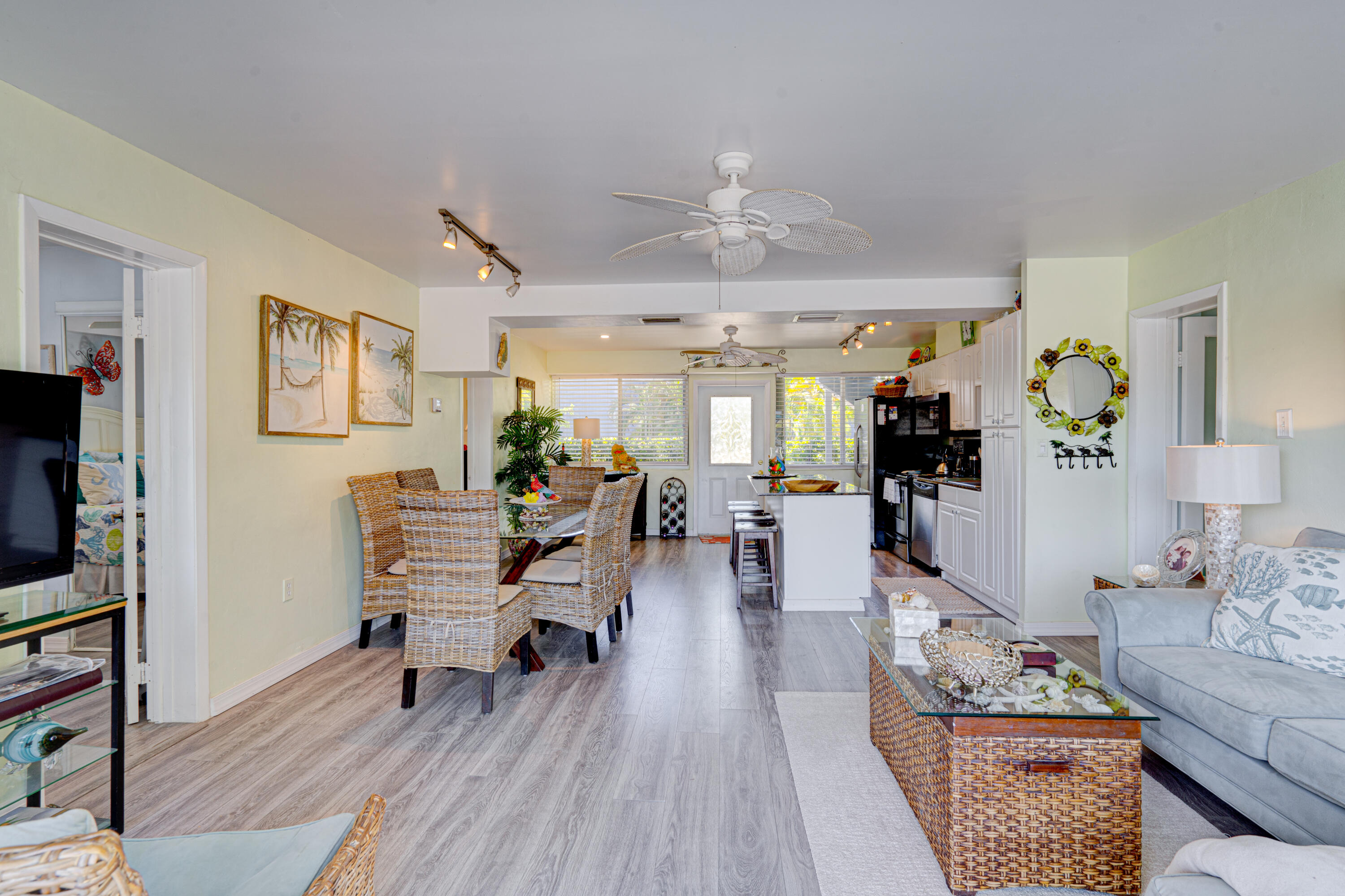 130 Plantation Avenue, Upper Property Photo 10