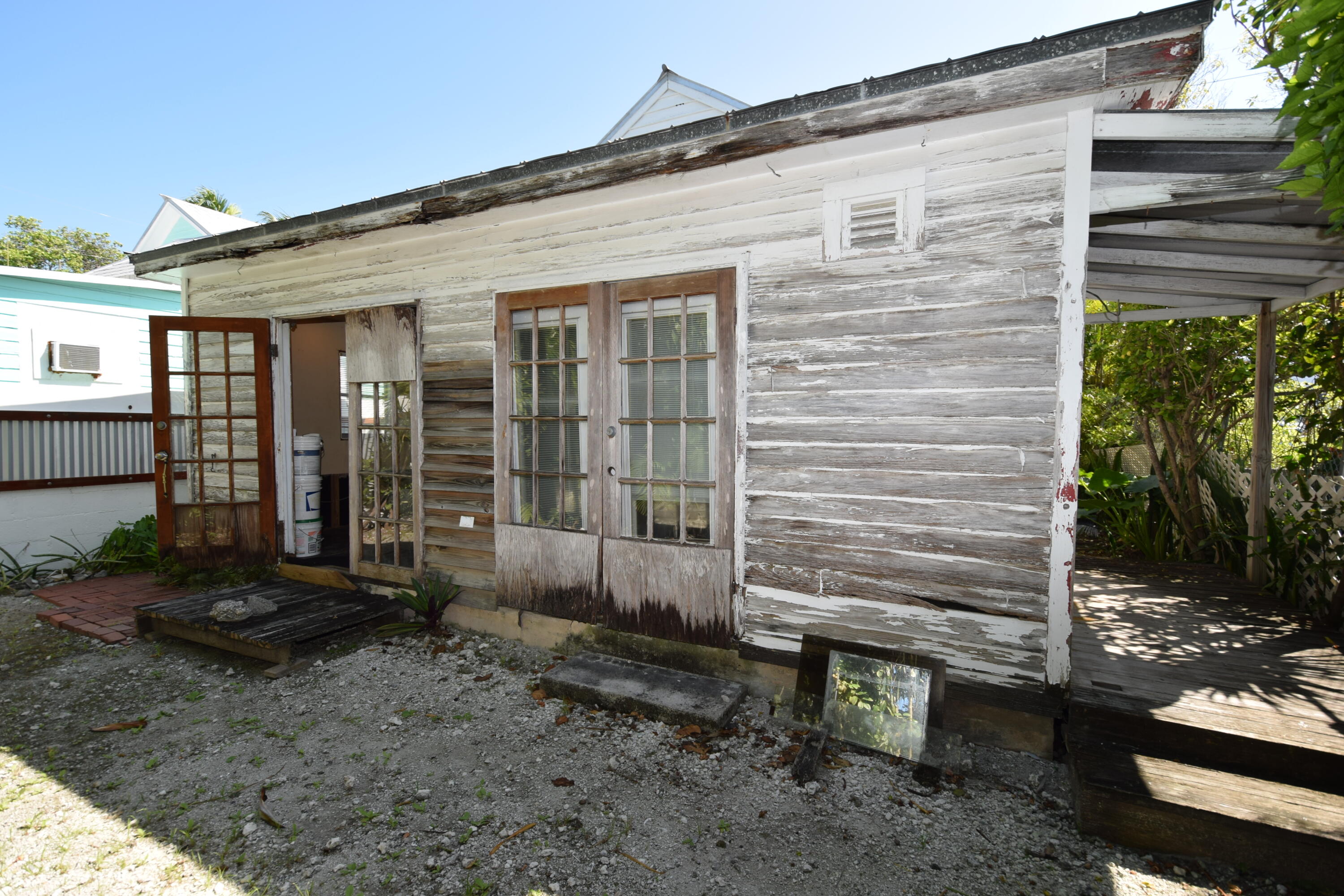 1102 Whitehead Street Property Photo 7