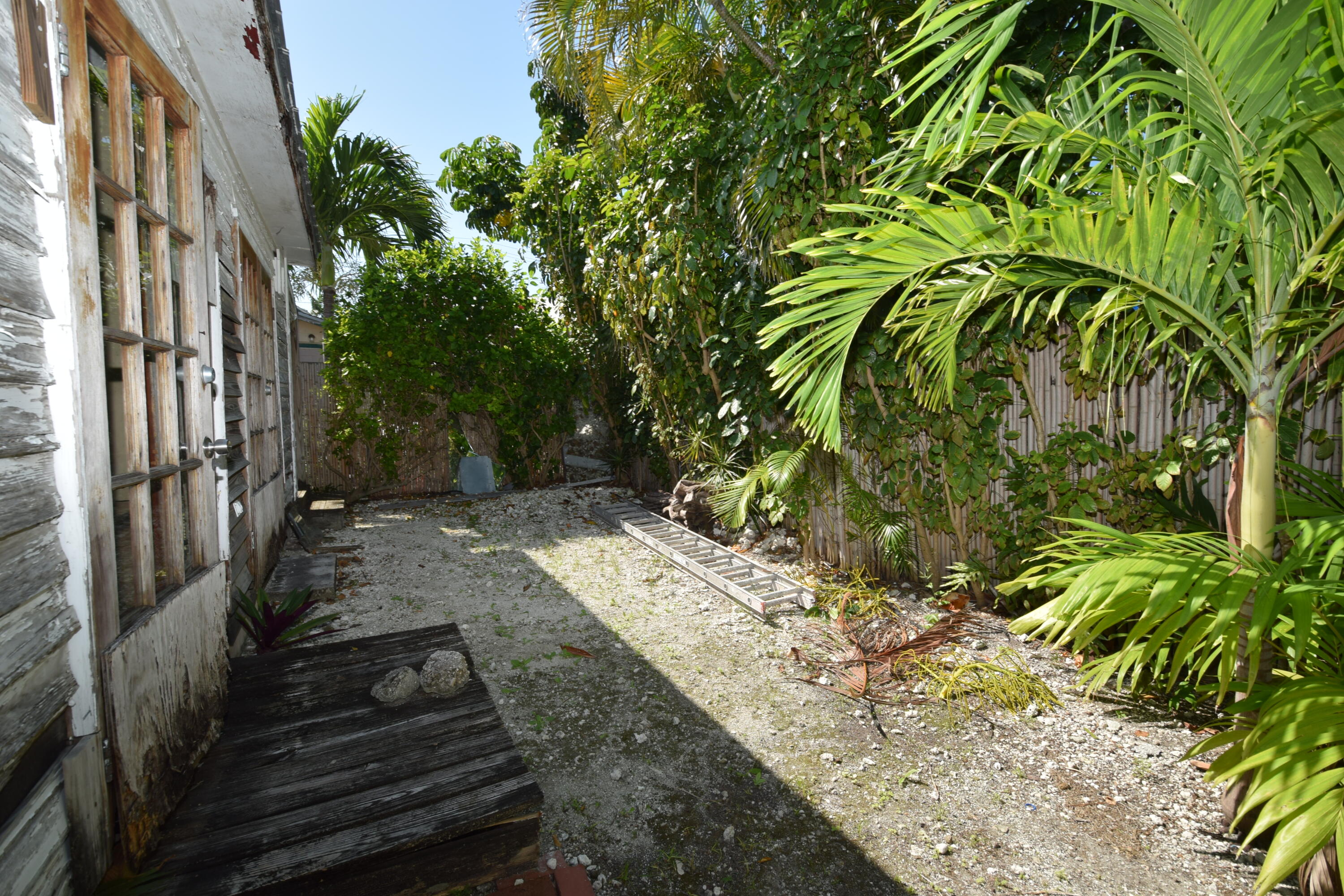 1102 Whitehead Street Property Photo 9